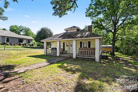 Photo of 603 S 4th Street, Albemarle, NC 28001 (MLS # 4380717)