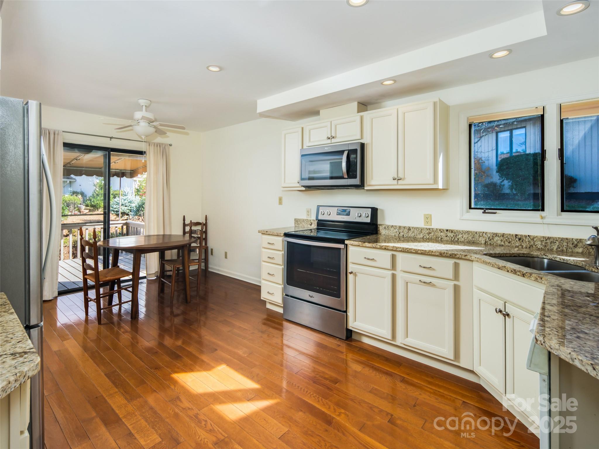 Deerwood - Residential