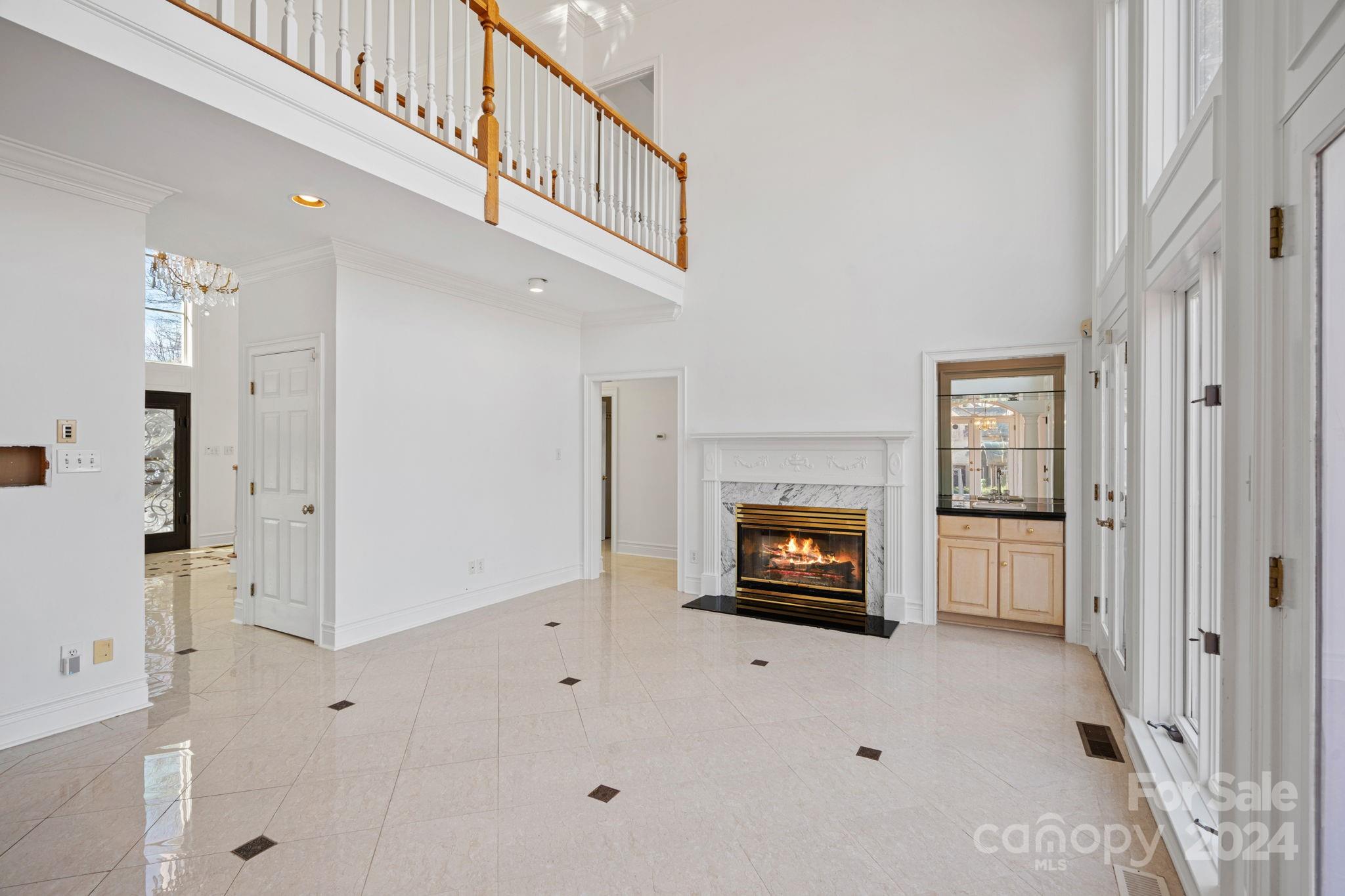 The Peninsula - Residential