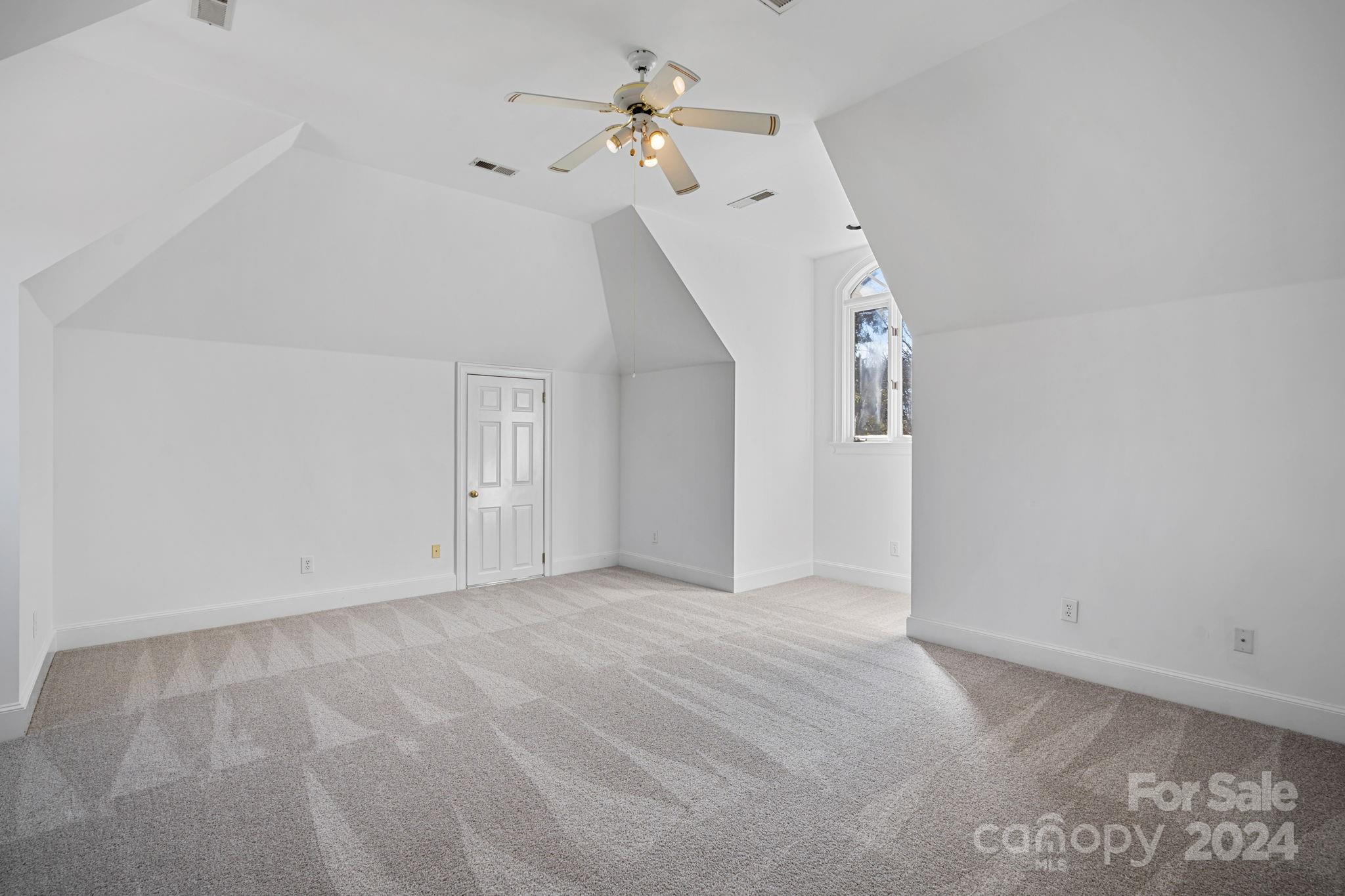 The Peninsula - Residential