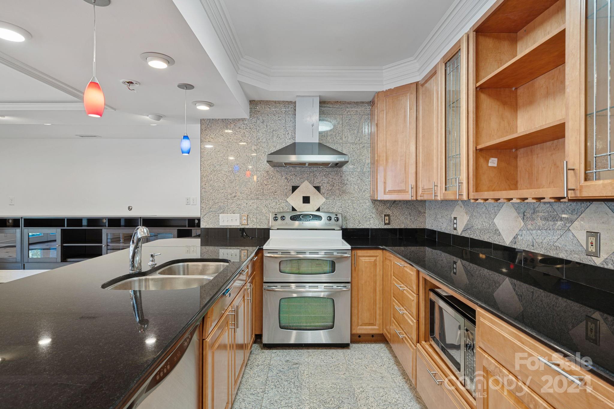 The Peninsula - Residential