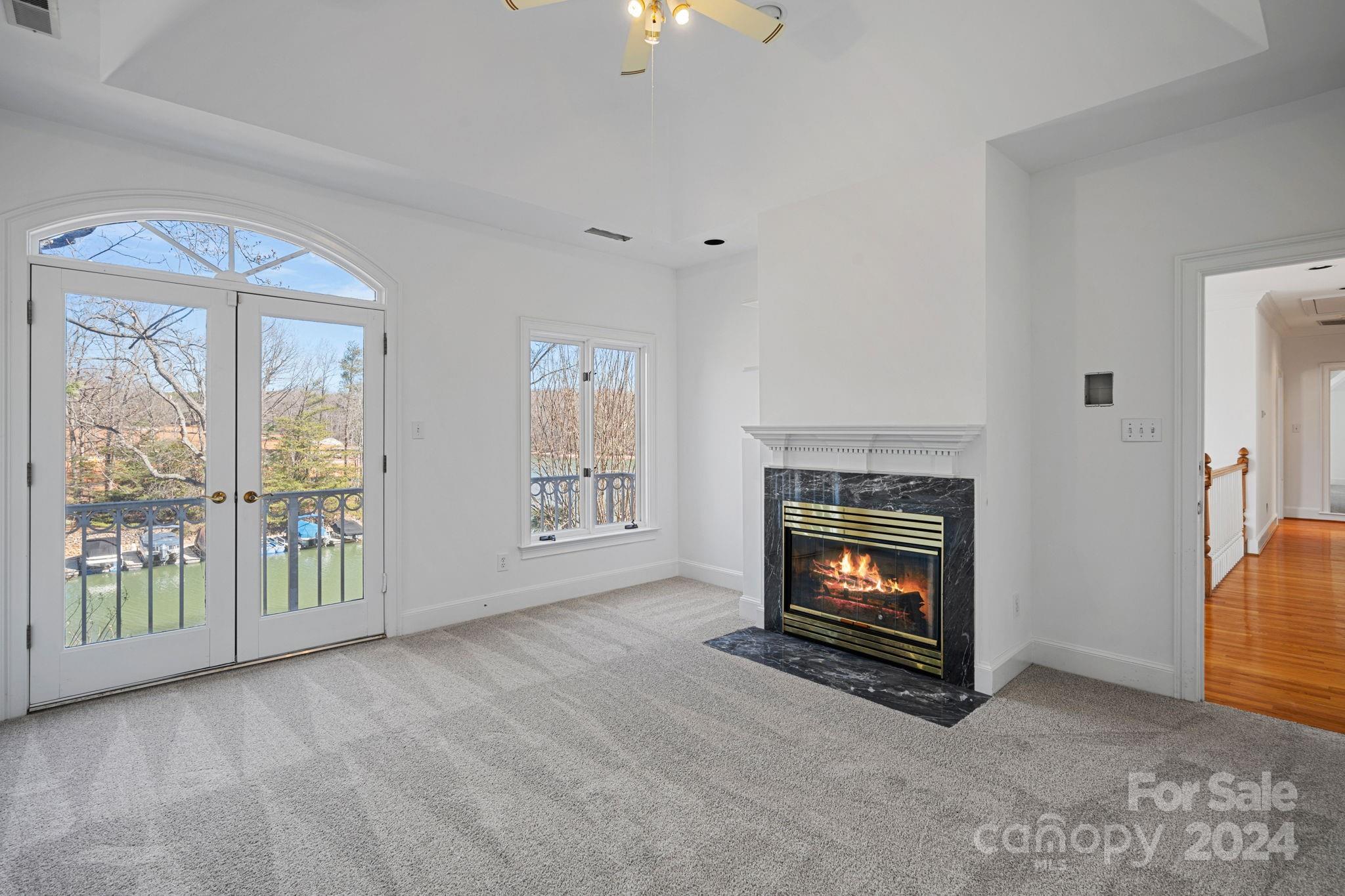 The Peninsula - Residential