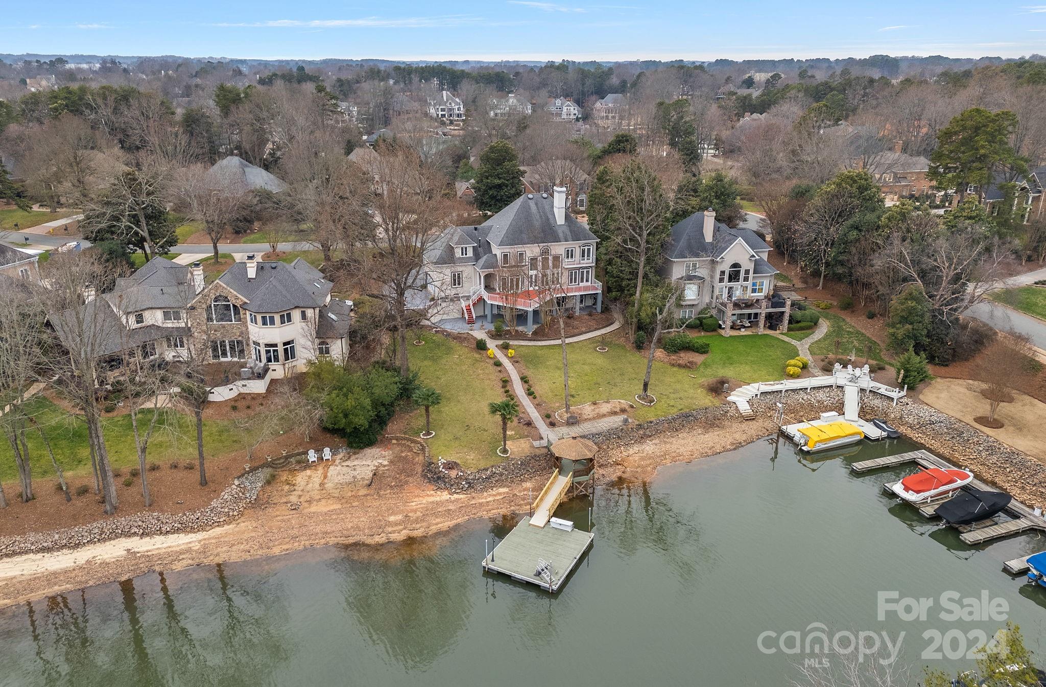 The Peninsula - Residential