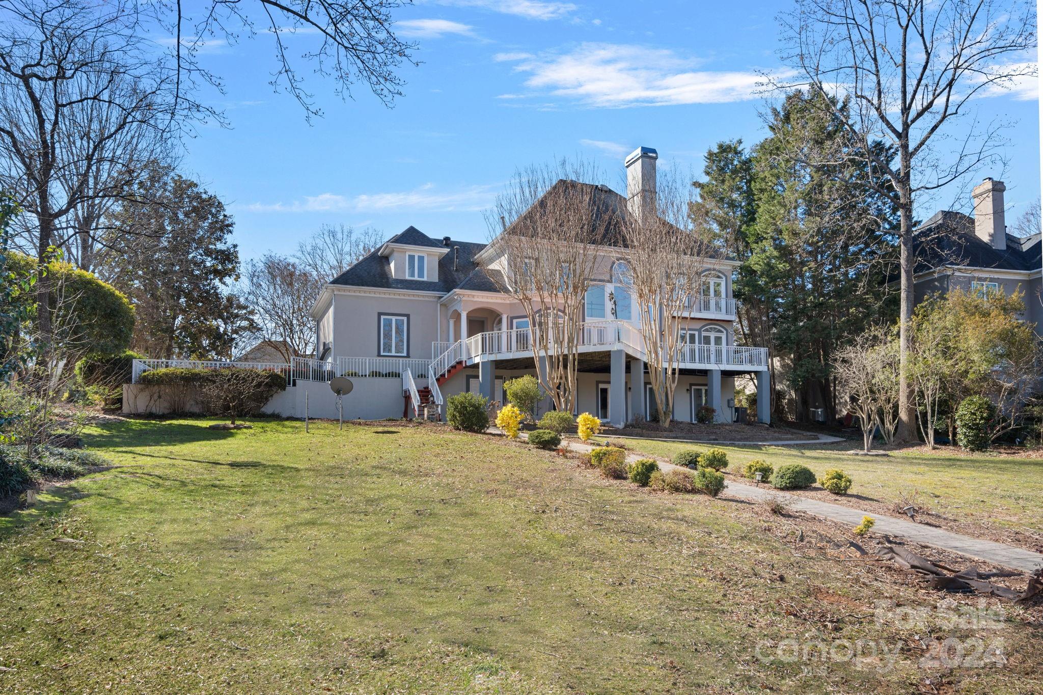 The Peninsula - Residential