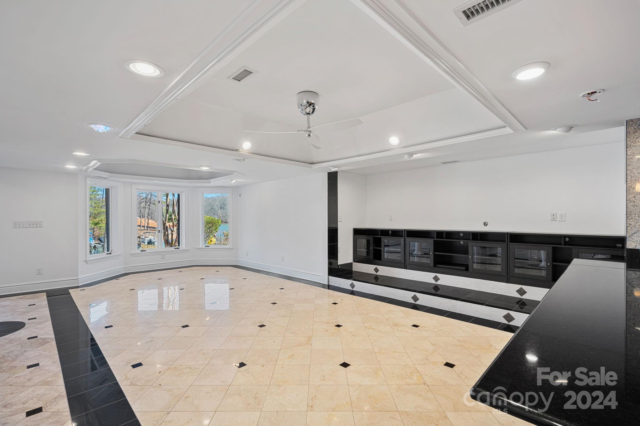 The Peninsula - Residential