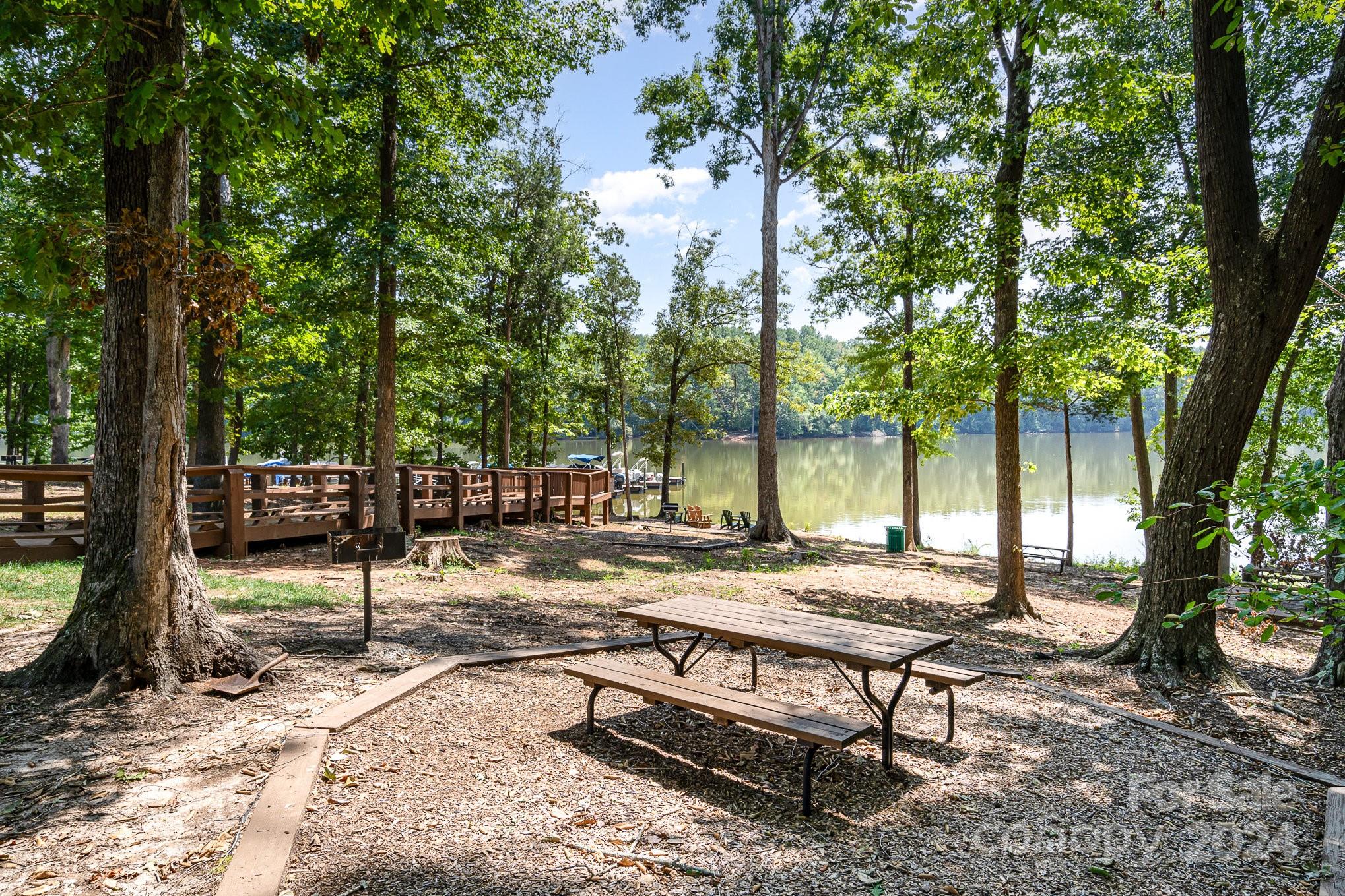 The Vineyards on Lake Wylie - Residential