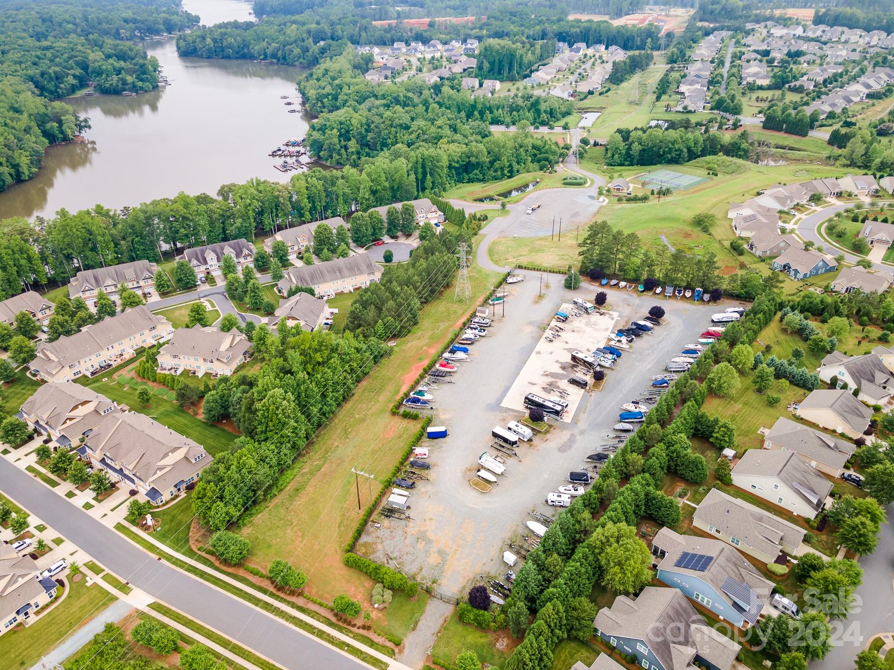 The Vineyards on Lake Wylie - Residential