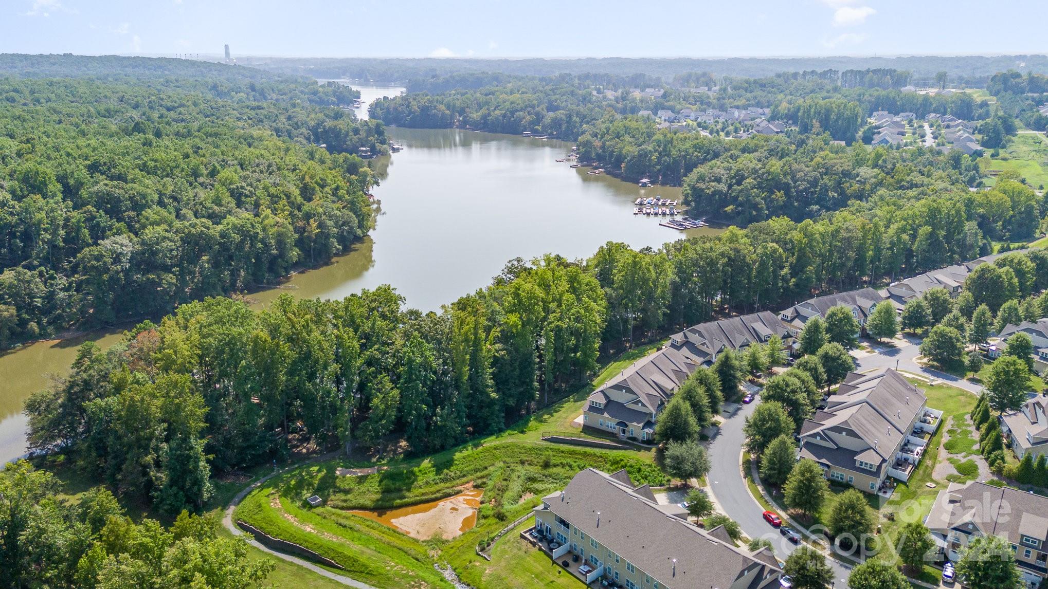 The Vineyards on Lake Wylie - Residential