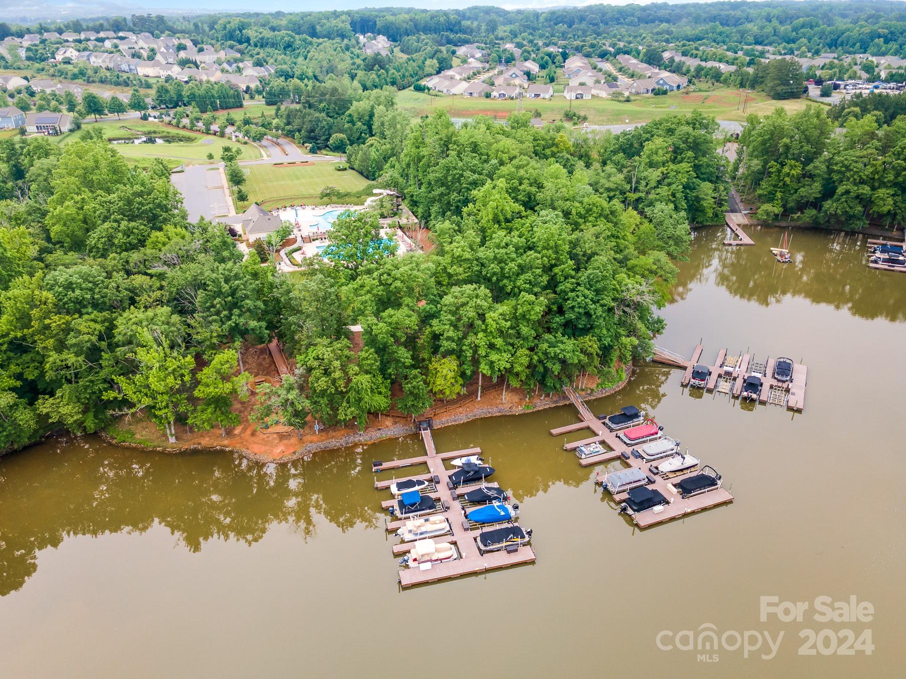 The Vineyards on Lake Wylie - Residential