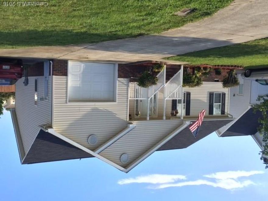 Great 3 bedroom/2 bathroom home ready to move in!  Great investment property or starter home! 
Interior pics will be taken Monday.  Neutral carpet, earth tone paint colors, black appliances and oak cabinetry.