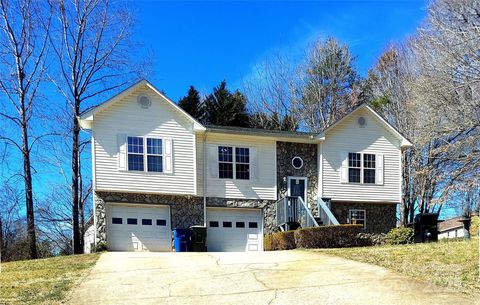 Photo of 1609 Indian Springs Drive NW #35, Conover, NC 28613 (MLS # 4276555)