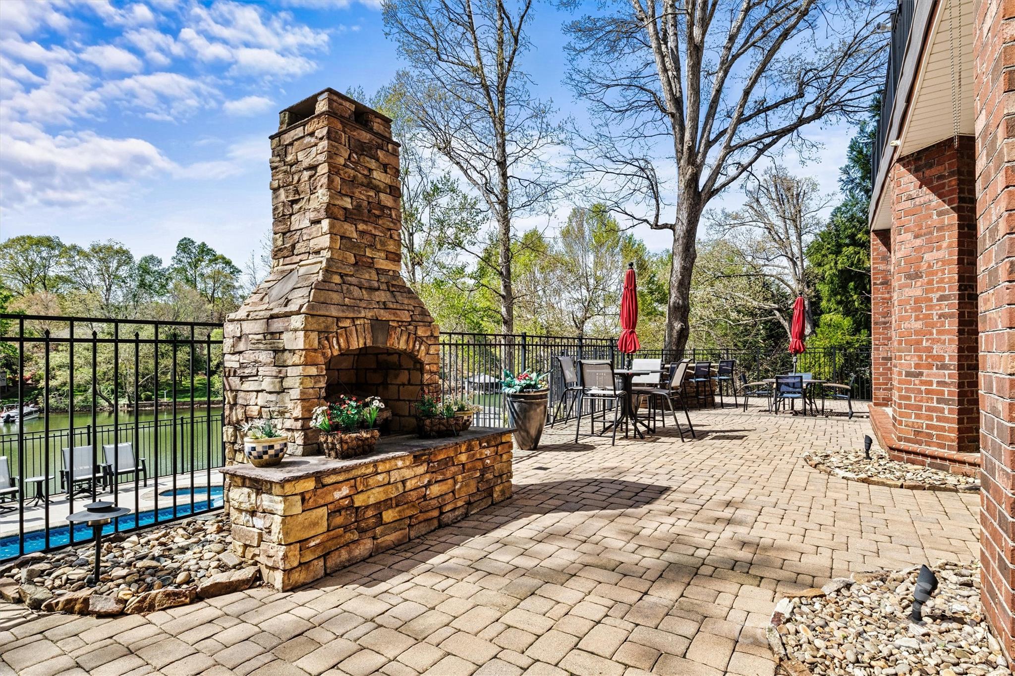 Moores Ferry - Residential