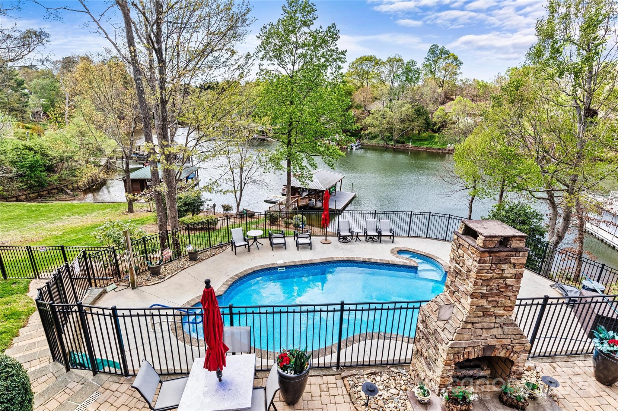 Moores Ferry - Residential