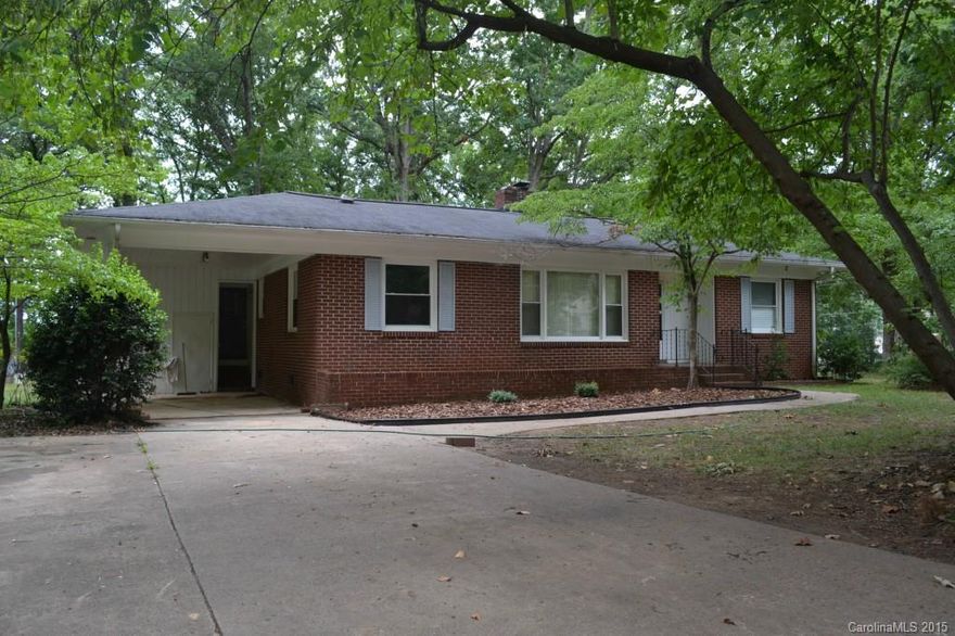 Beautiful ranch (all brick) property located in East Charlotte with tons of potential.  Great for first-time home buyer, investor or transition home.  Very charming property with lots of amenities close-by. This home is very clean... and well built. A must see.