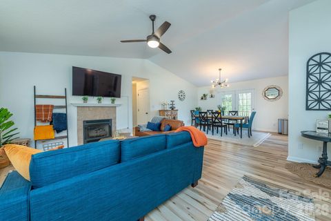 18 Garrison Road Weaverville NC 28787