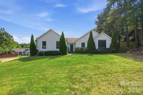 Photo of 12632 Sulgrave Drive, Huntersville, NC 28078 (MLS # 4424393)