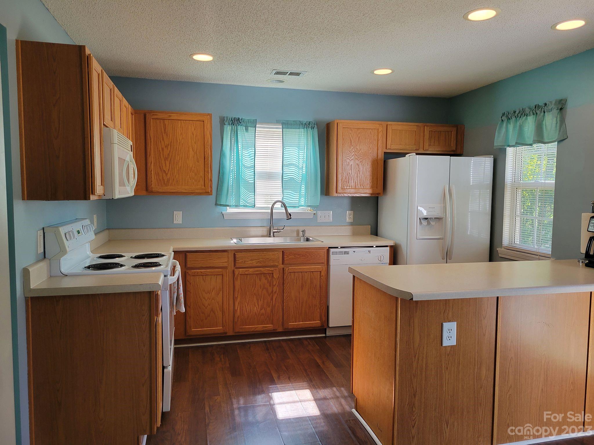 The Townes at River Crossing - Residential