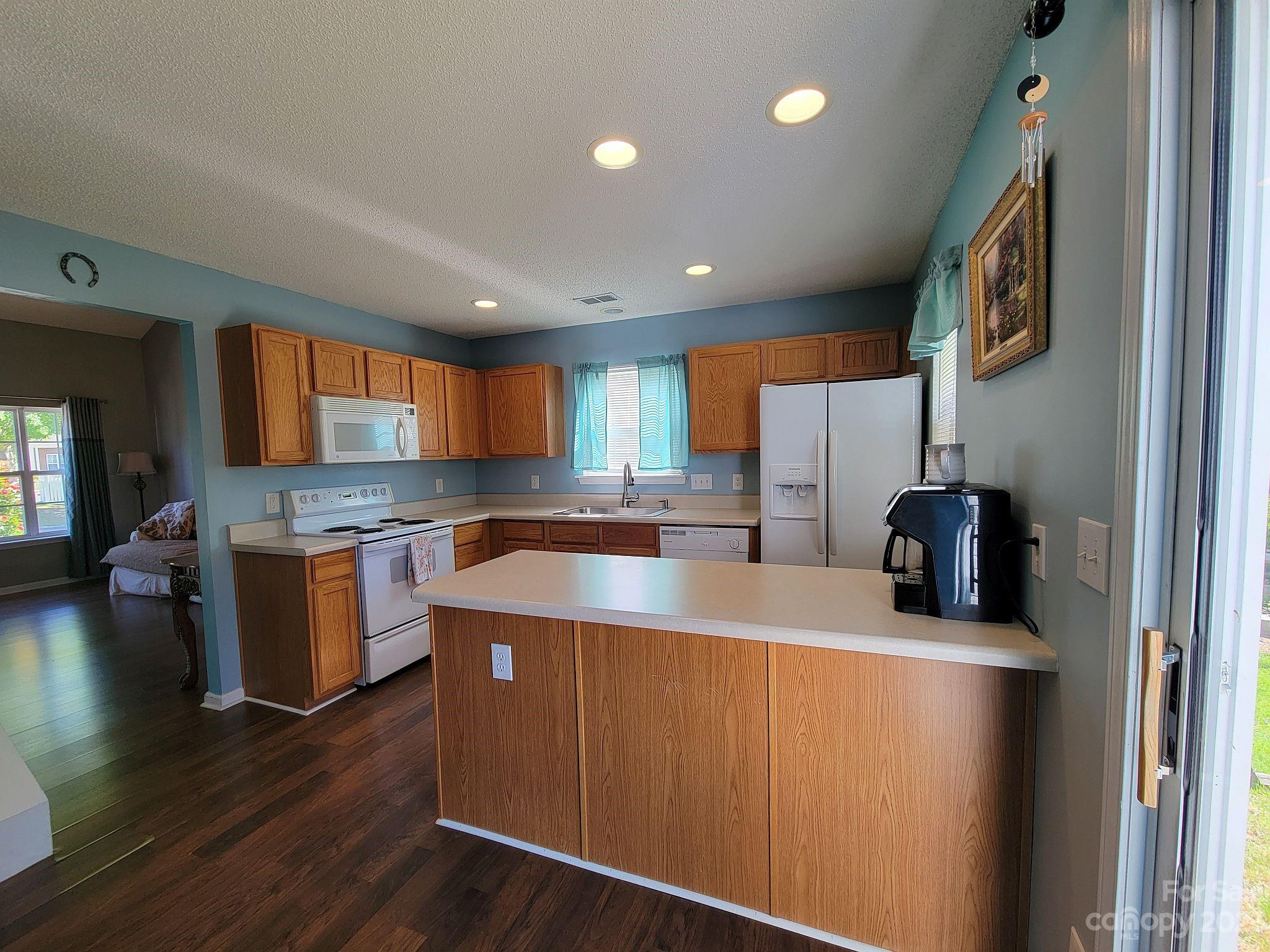 The Townes at River Crossing - Residential