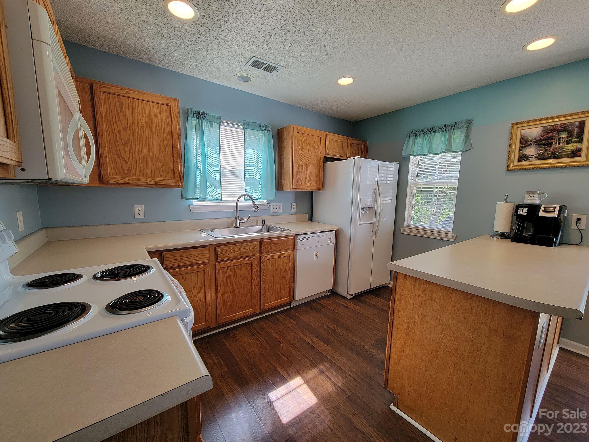 The Townes at River Crossing - Residential