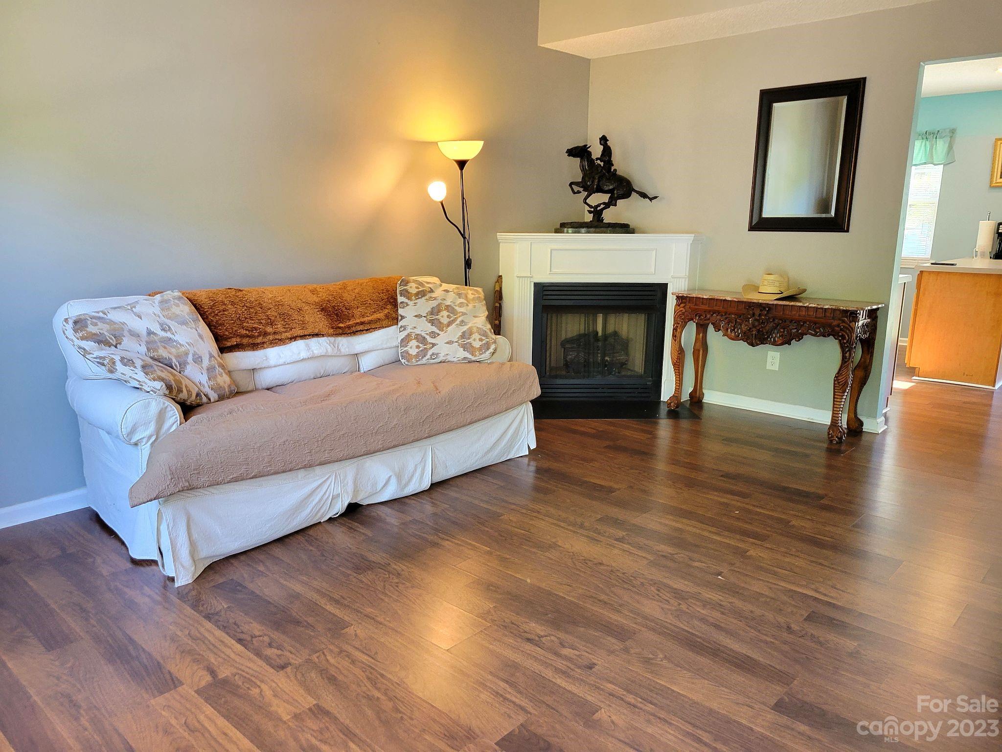 The Townes at River Crossing - Residential