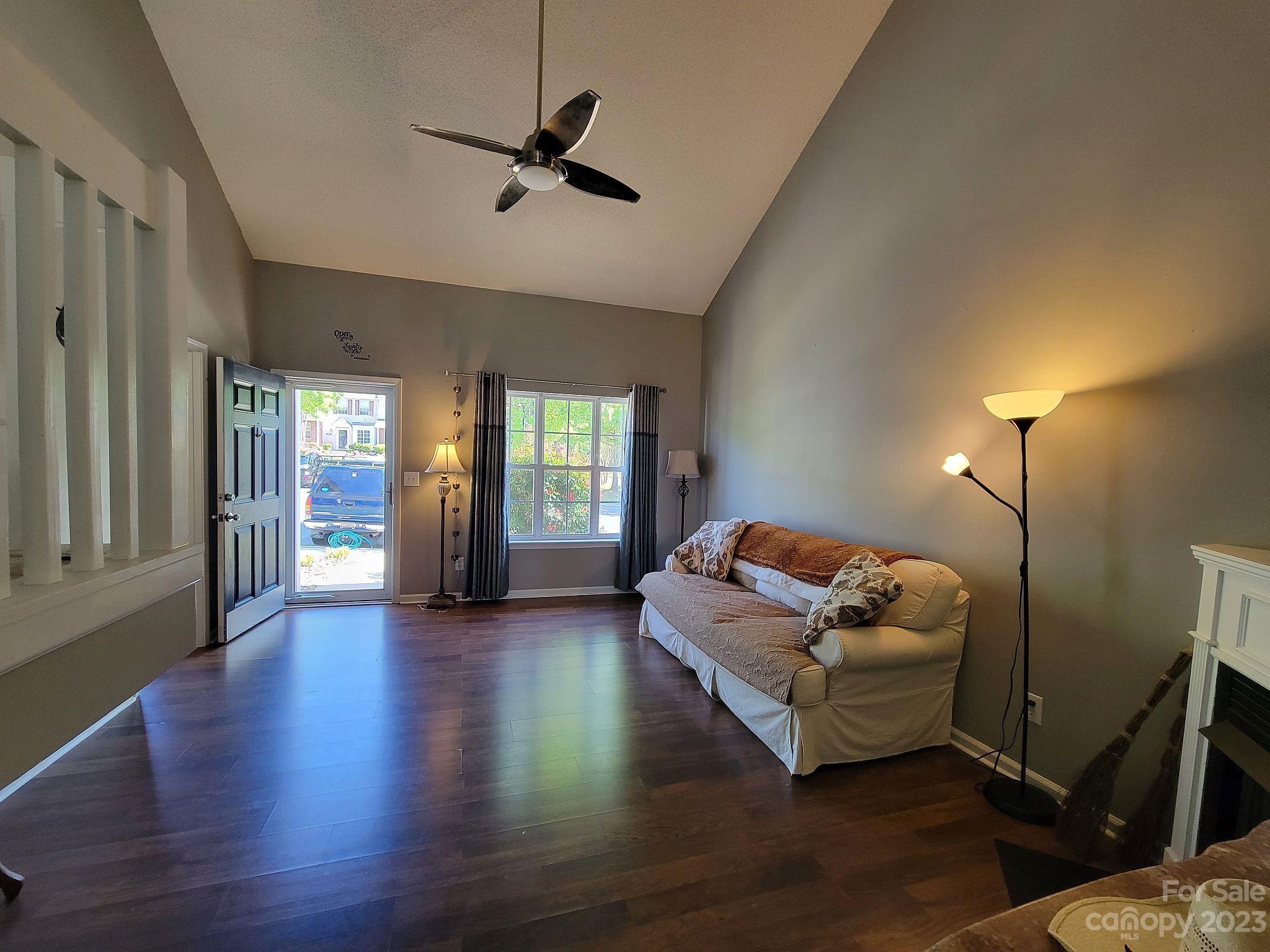 The Townes at River Crossing - Residential