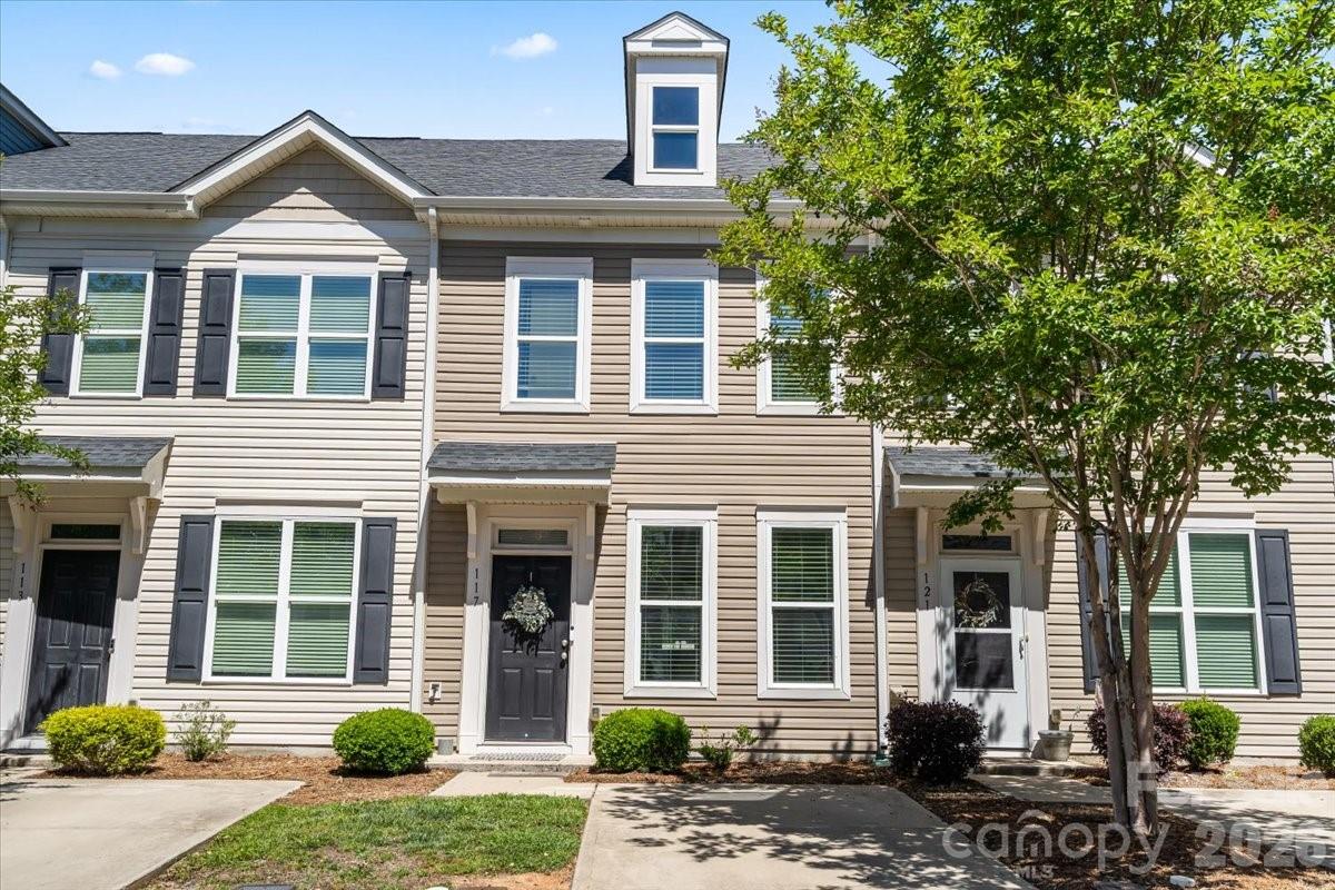 117 N Island Village Drive N