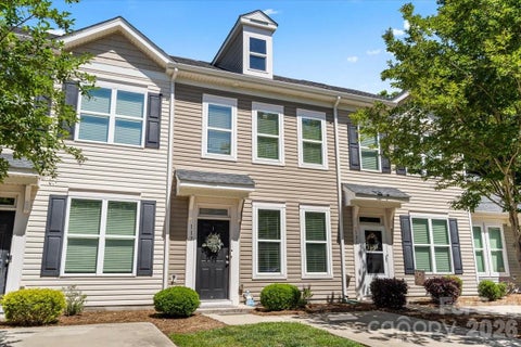 Photo of 117 N Island Village Drive N, Mount Holly, NC 28120 (MLS # 4380784)