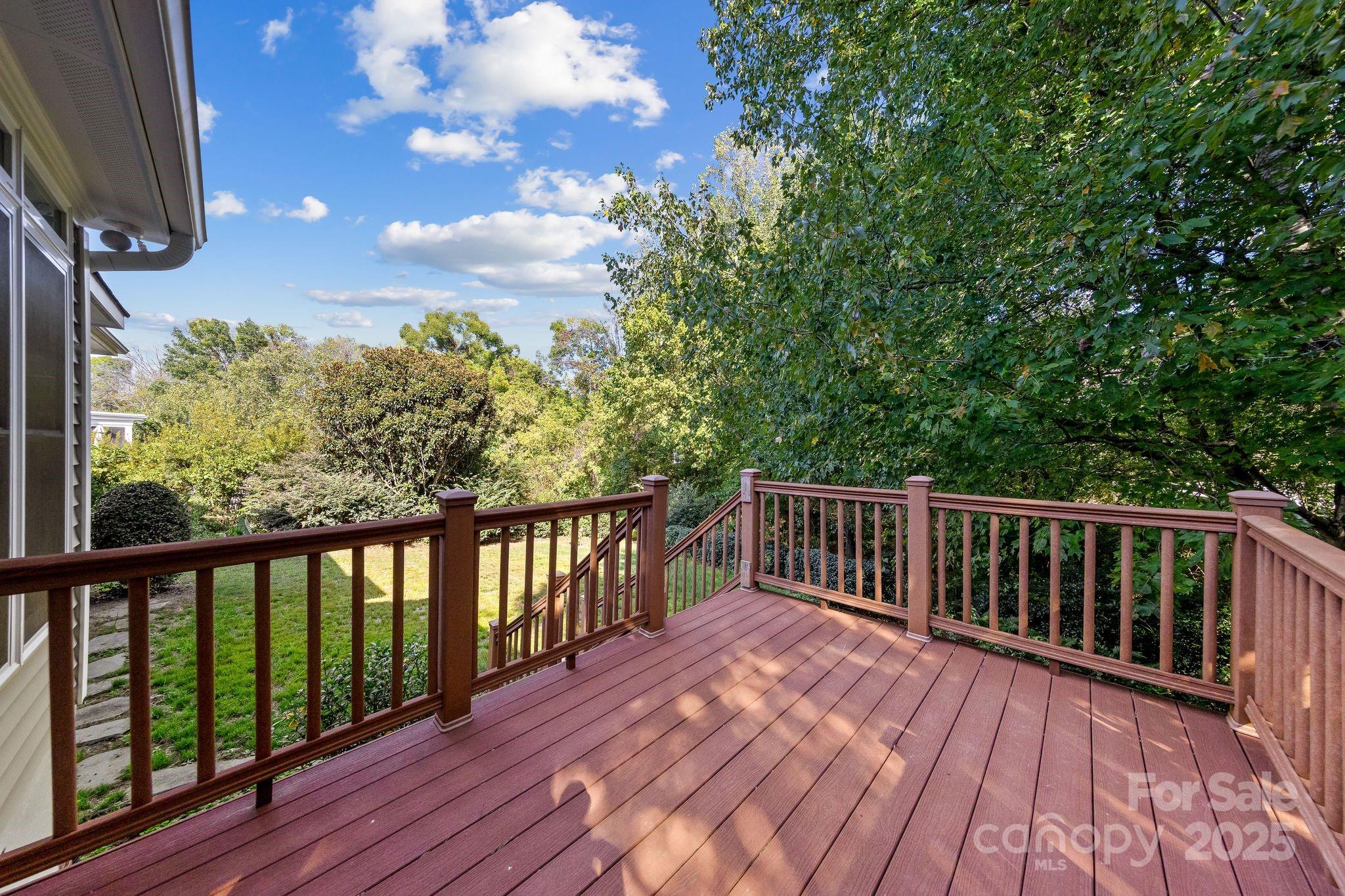 6900 Red Maple Drive