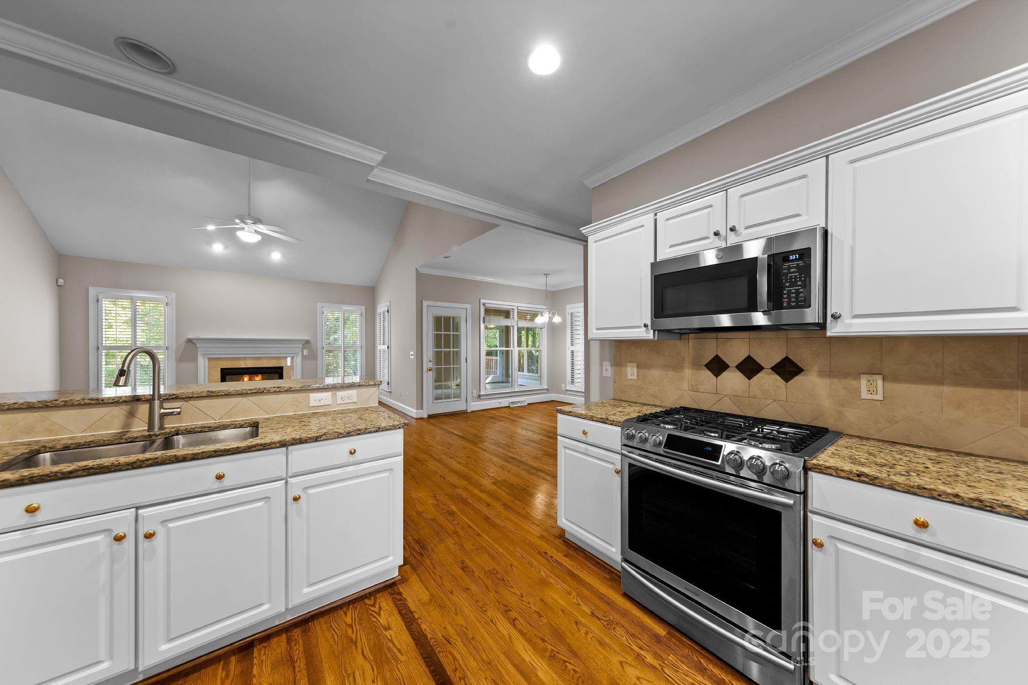 6900 Red Maple Drive