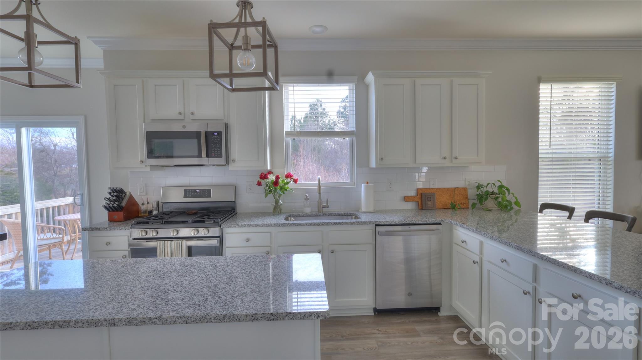 115 W Neel Ranch Road