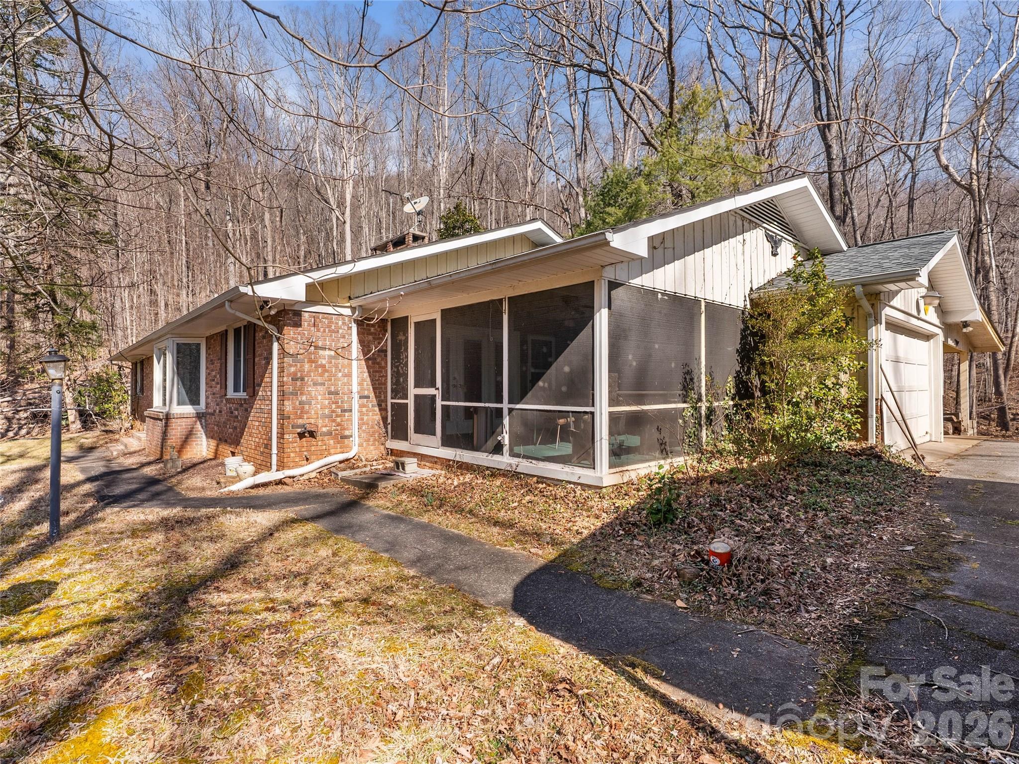 121 Hummingbird Lane