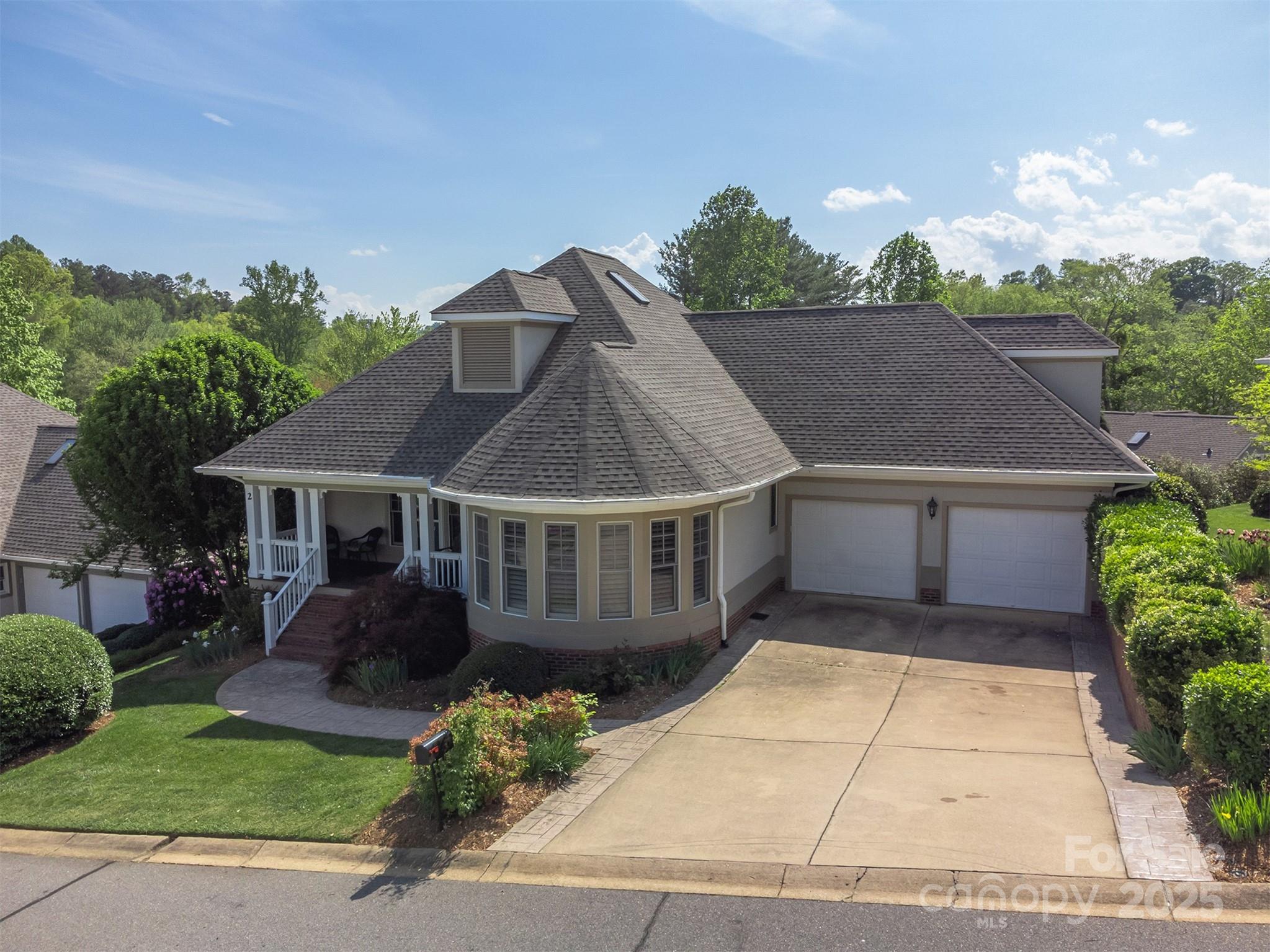 2 Creekside Way