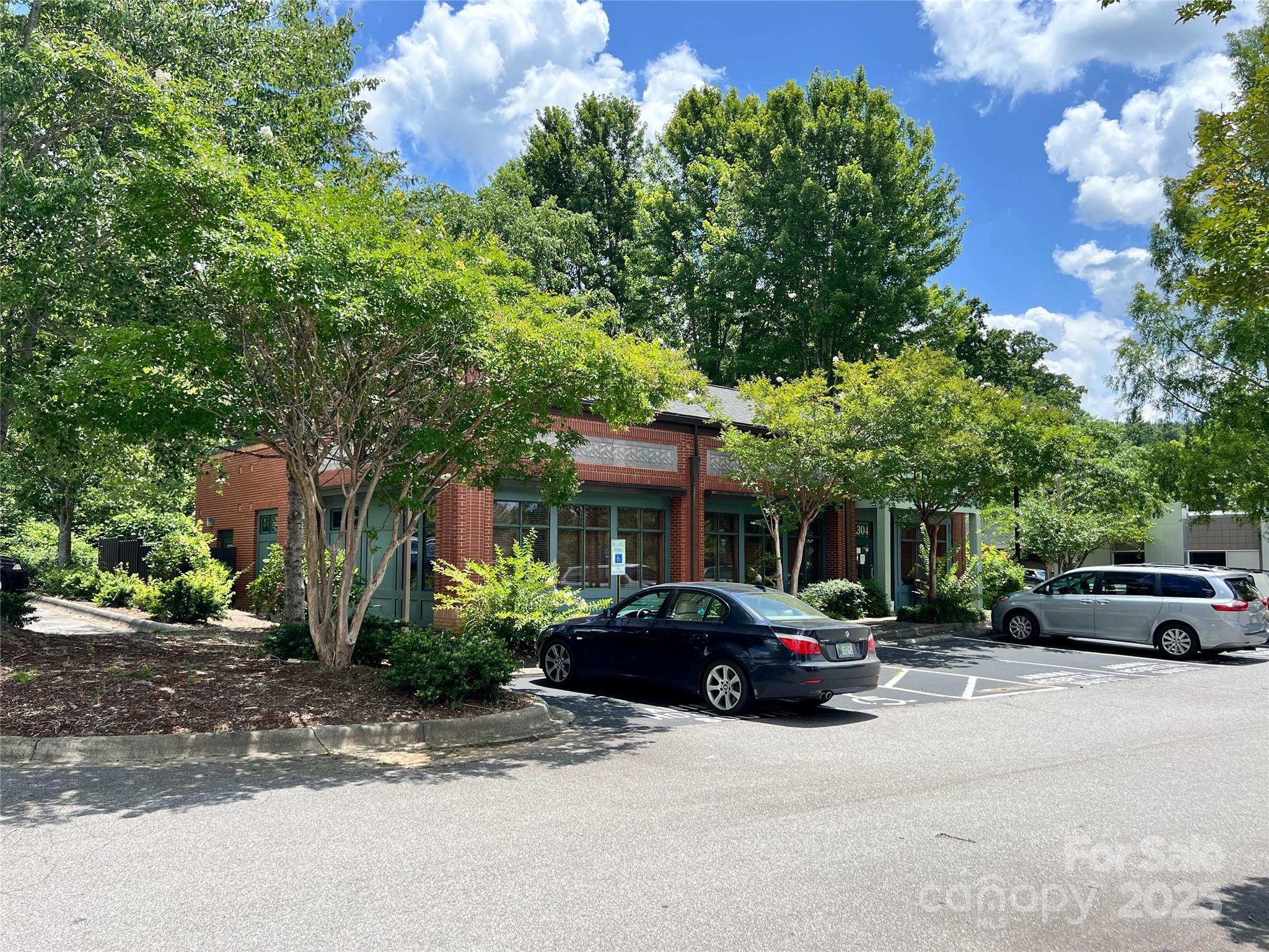 1304 Hendersonville Road