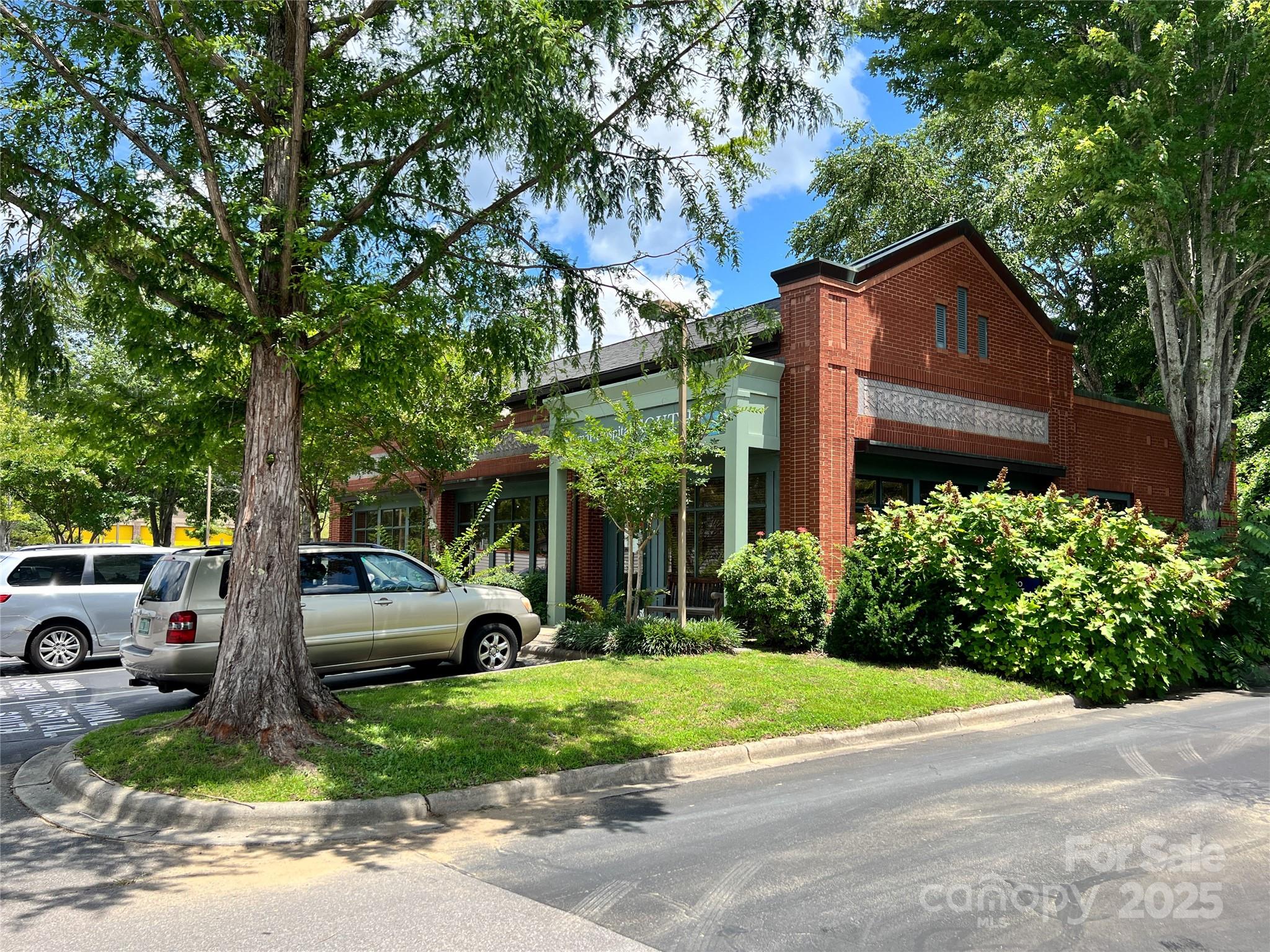 1304 Hendersonville Road