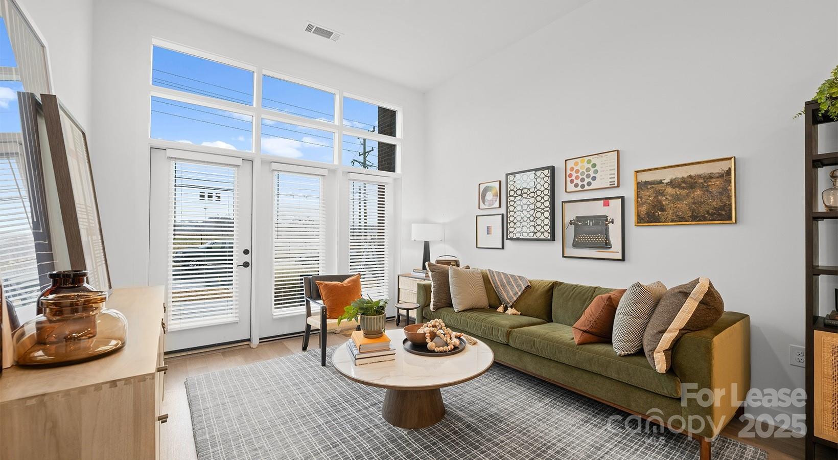 Charlotte, North Carolina 28203, United States, 2 Bedrooms Bedrooms, ,2 BathroomsBathrooms,Residential,Active,229003