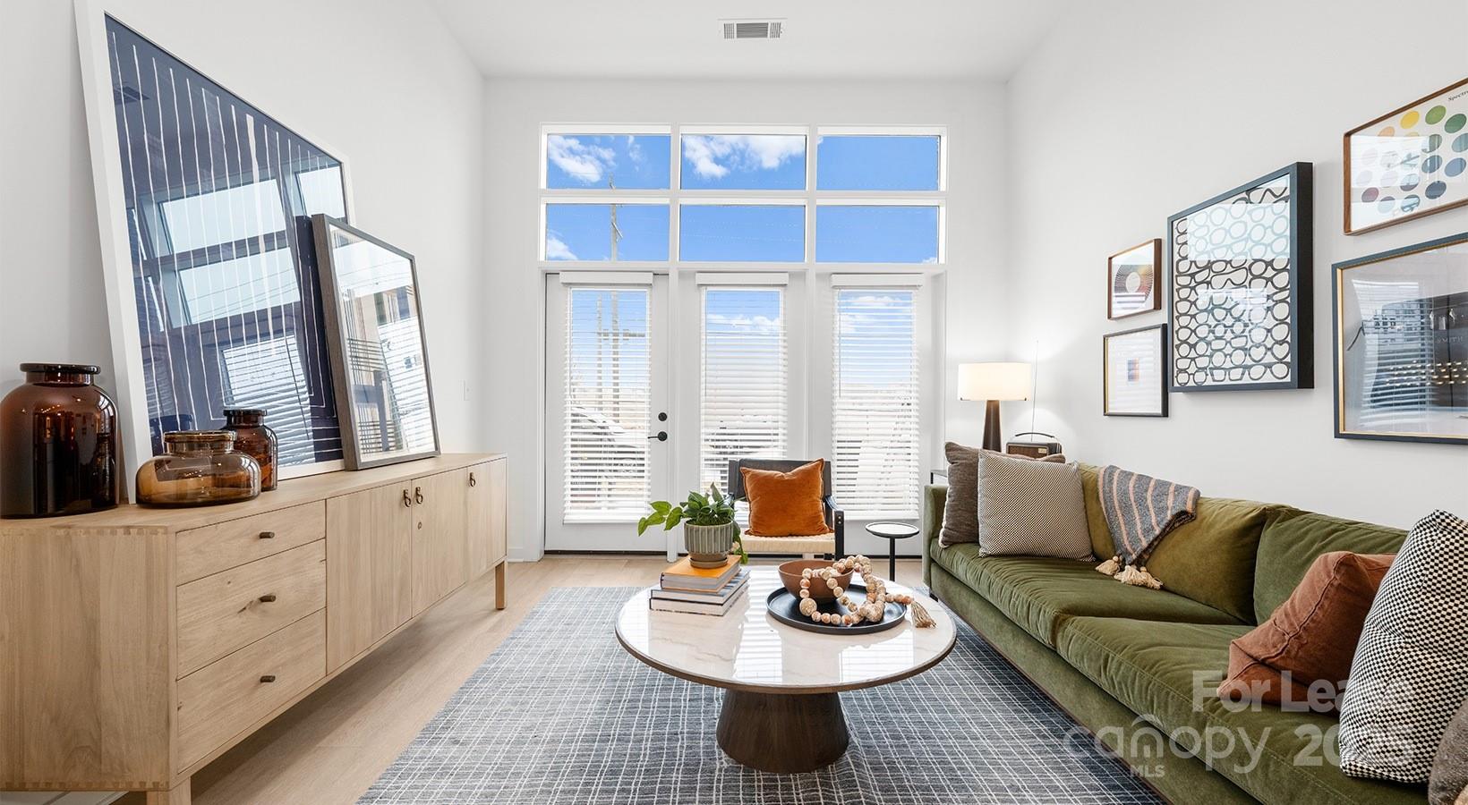 Charlotte, North Carolina 28203, United States, 2 Bedrooms Bedrooms, ,2 BathroomsBathrooms,Residential,Active,229003