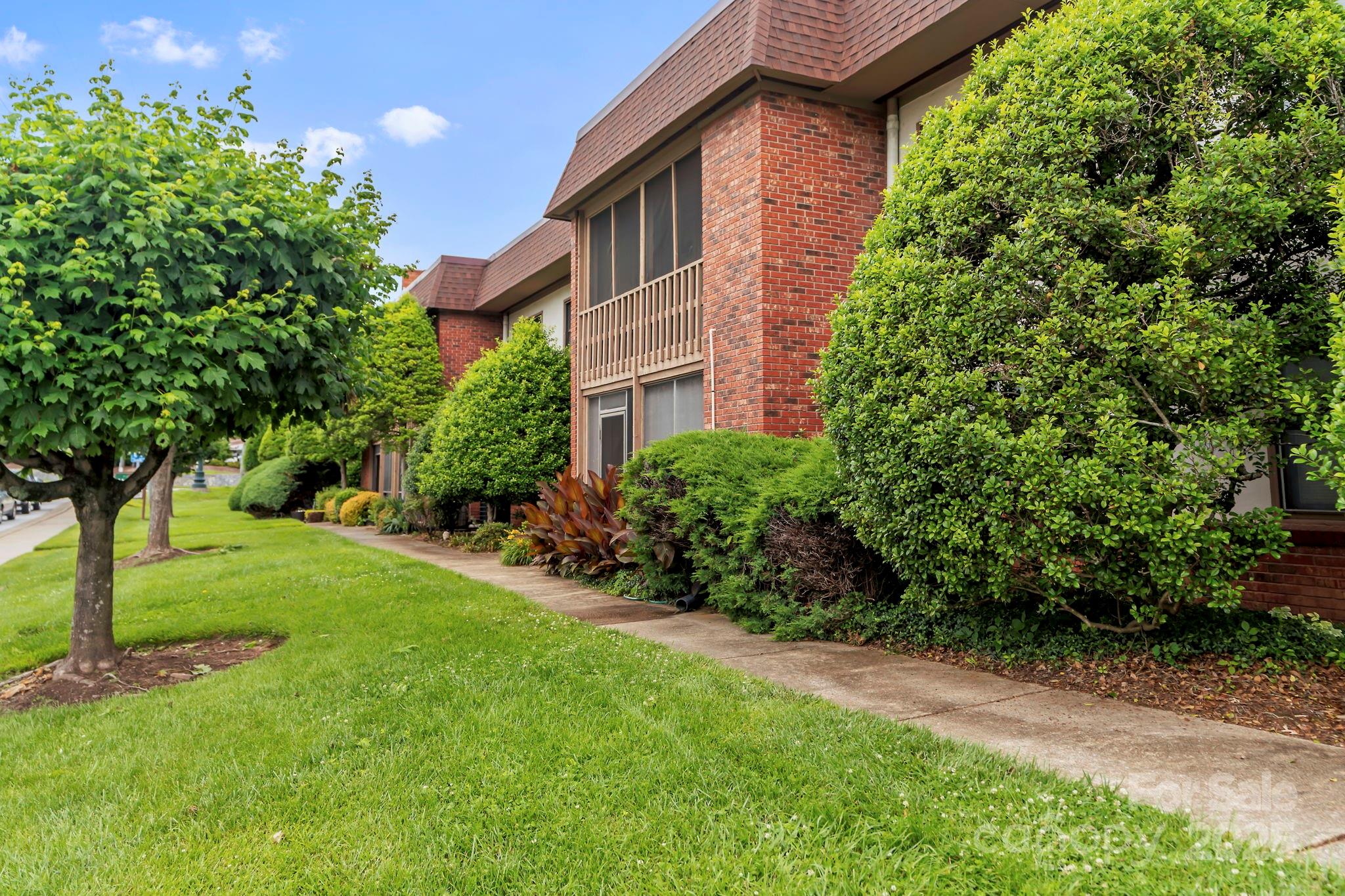427 6th Avenue W Unit B-8