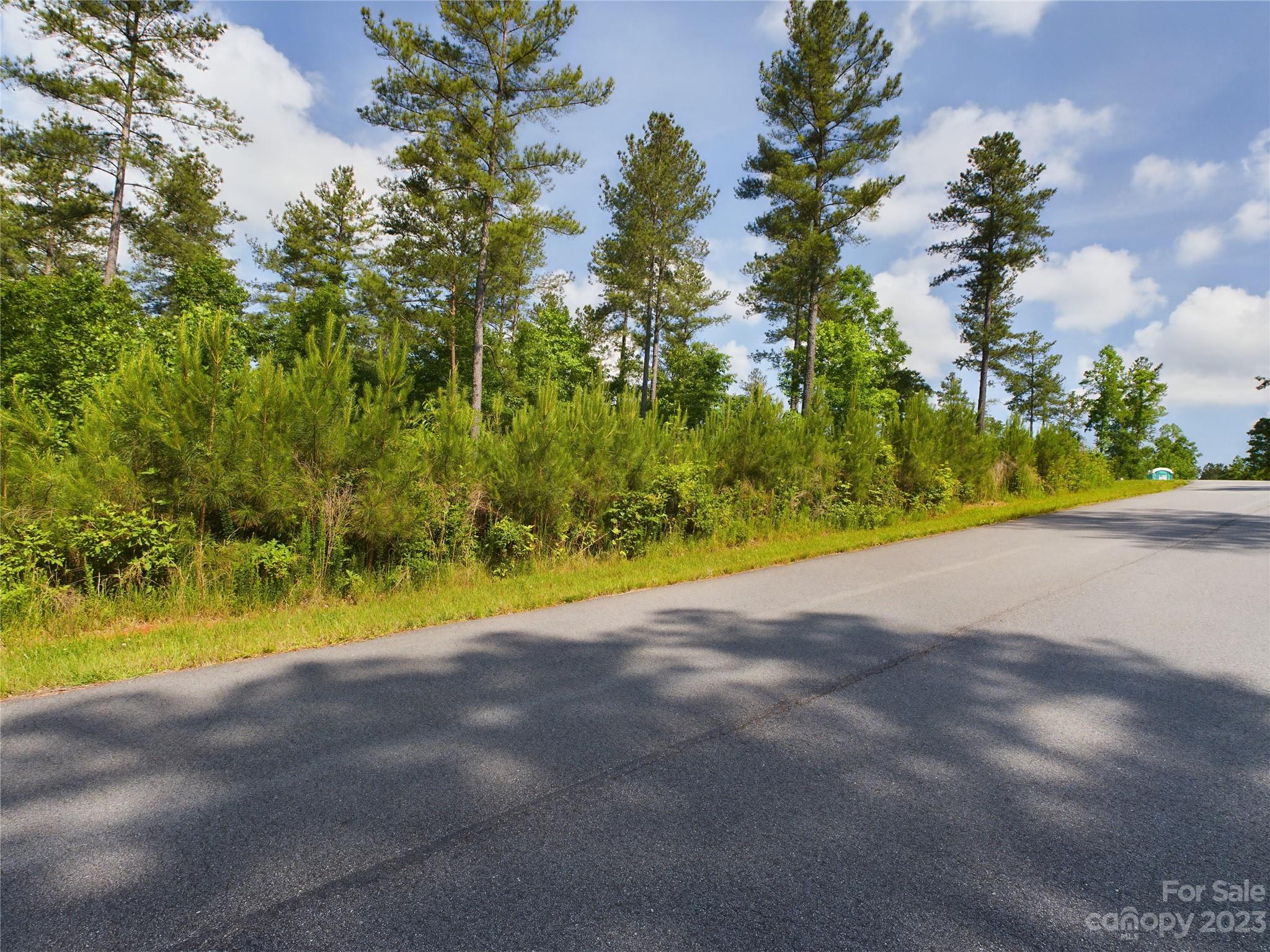 The Waterfront Club - Land