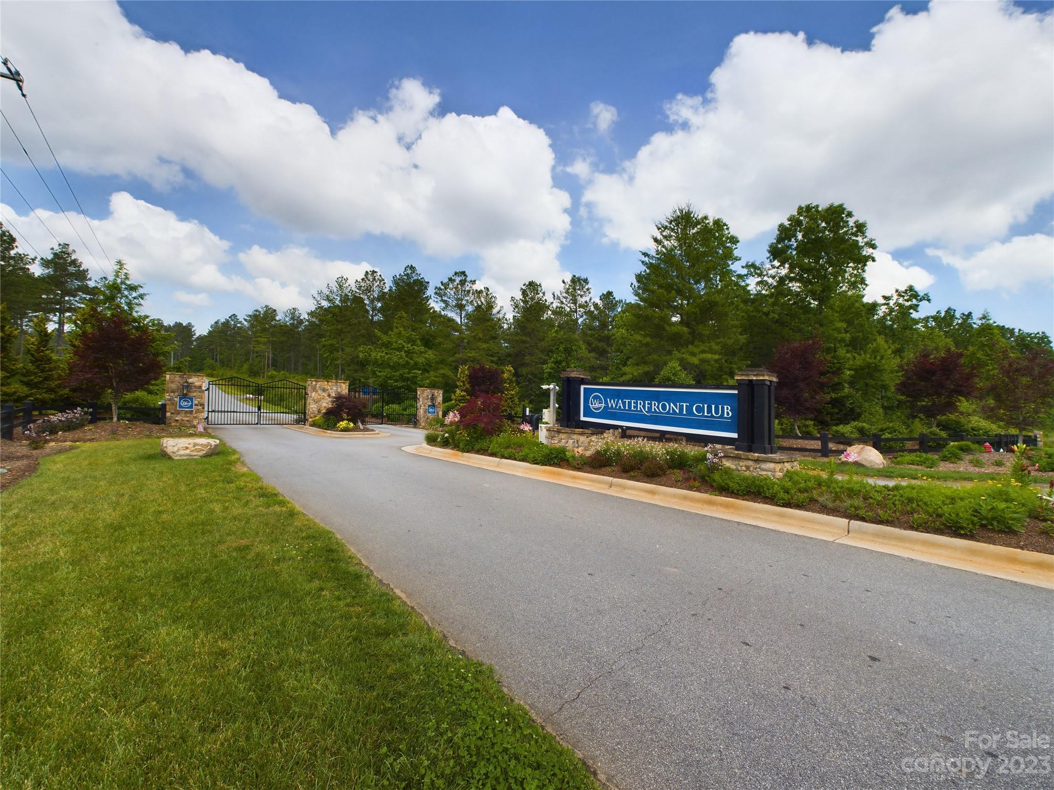 The Waterfront Club - Land