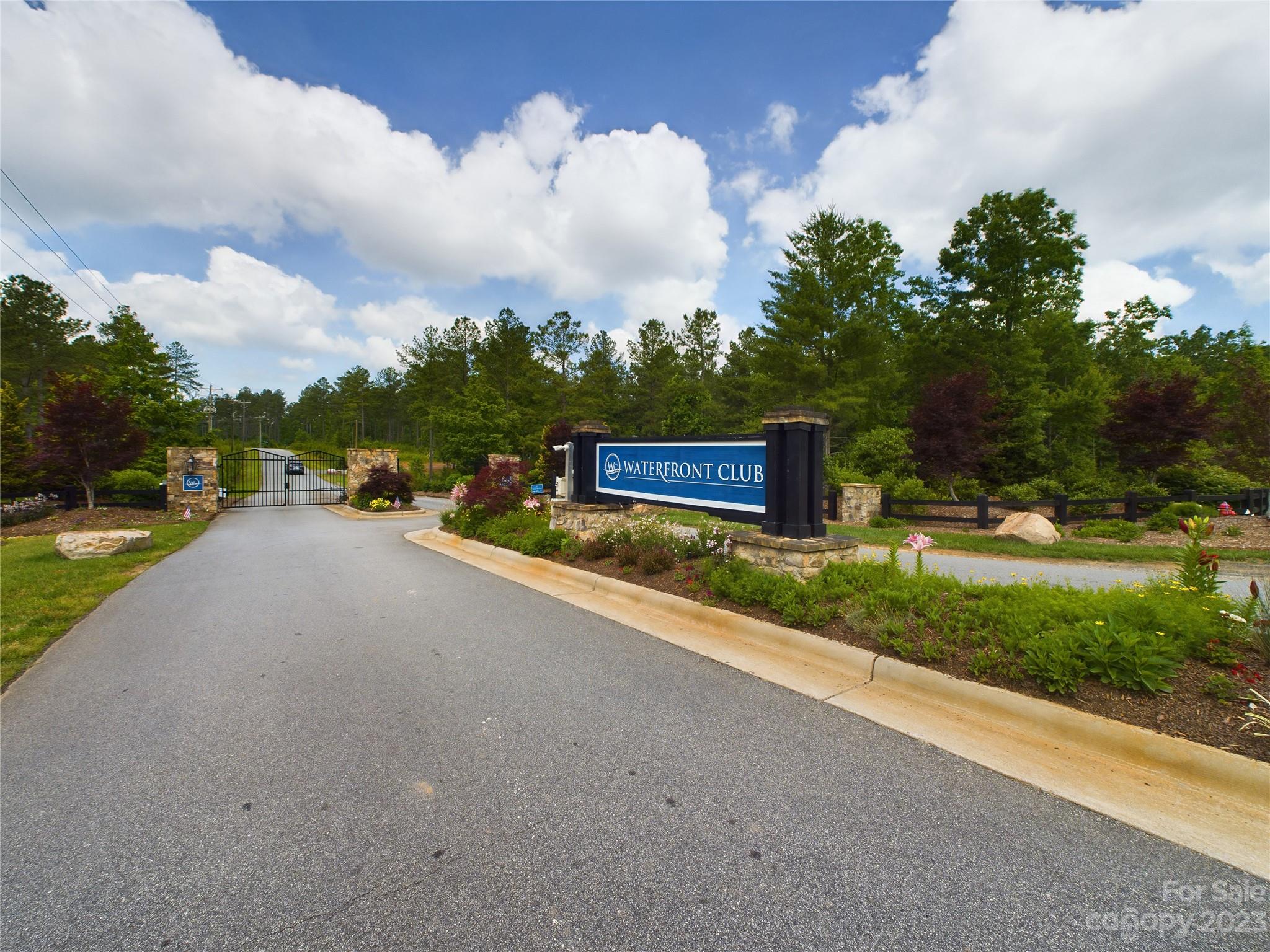 The Waterfront Club - Land