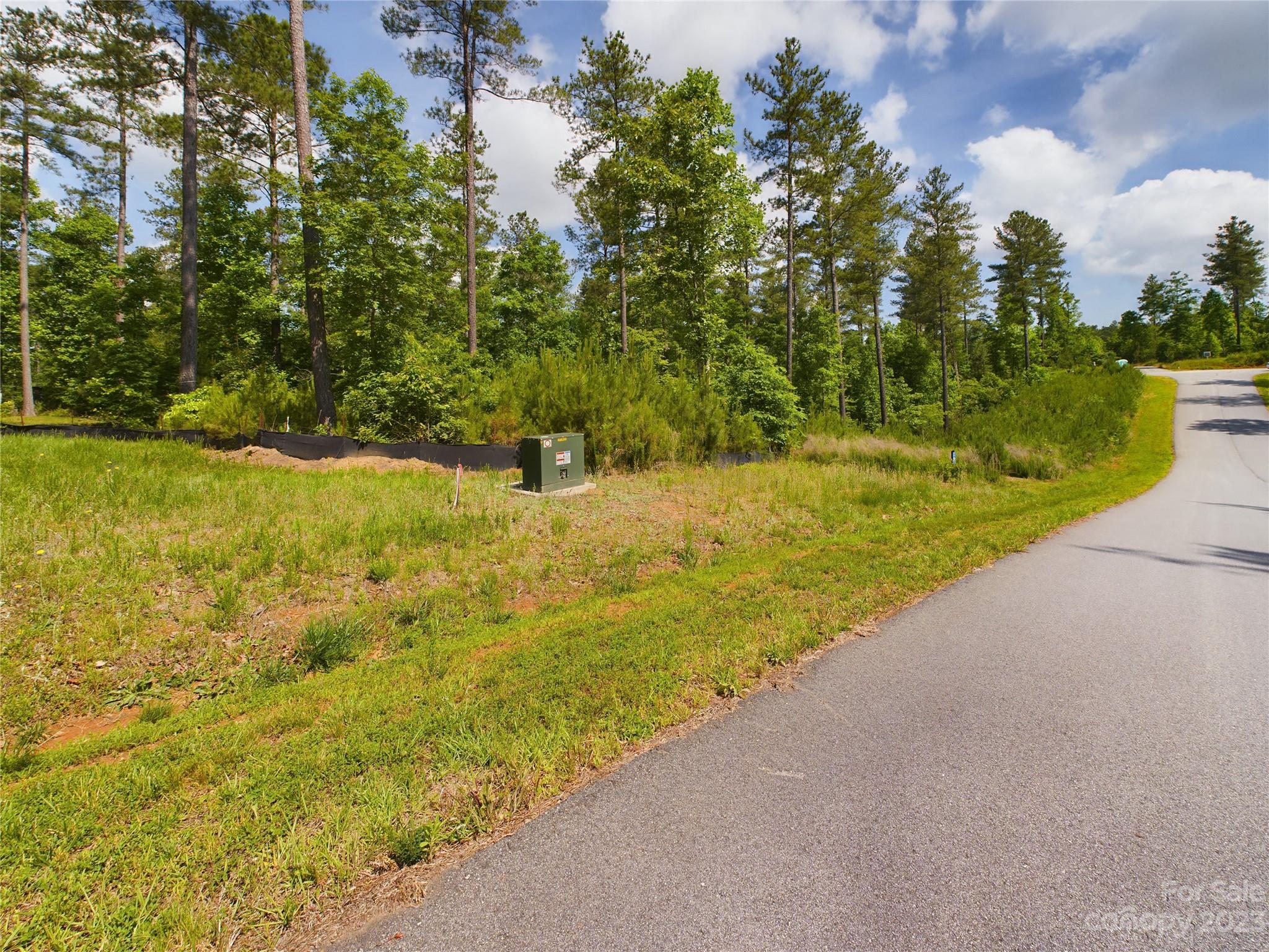 The Waterfront Club - Land