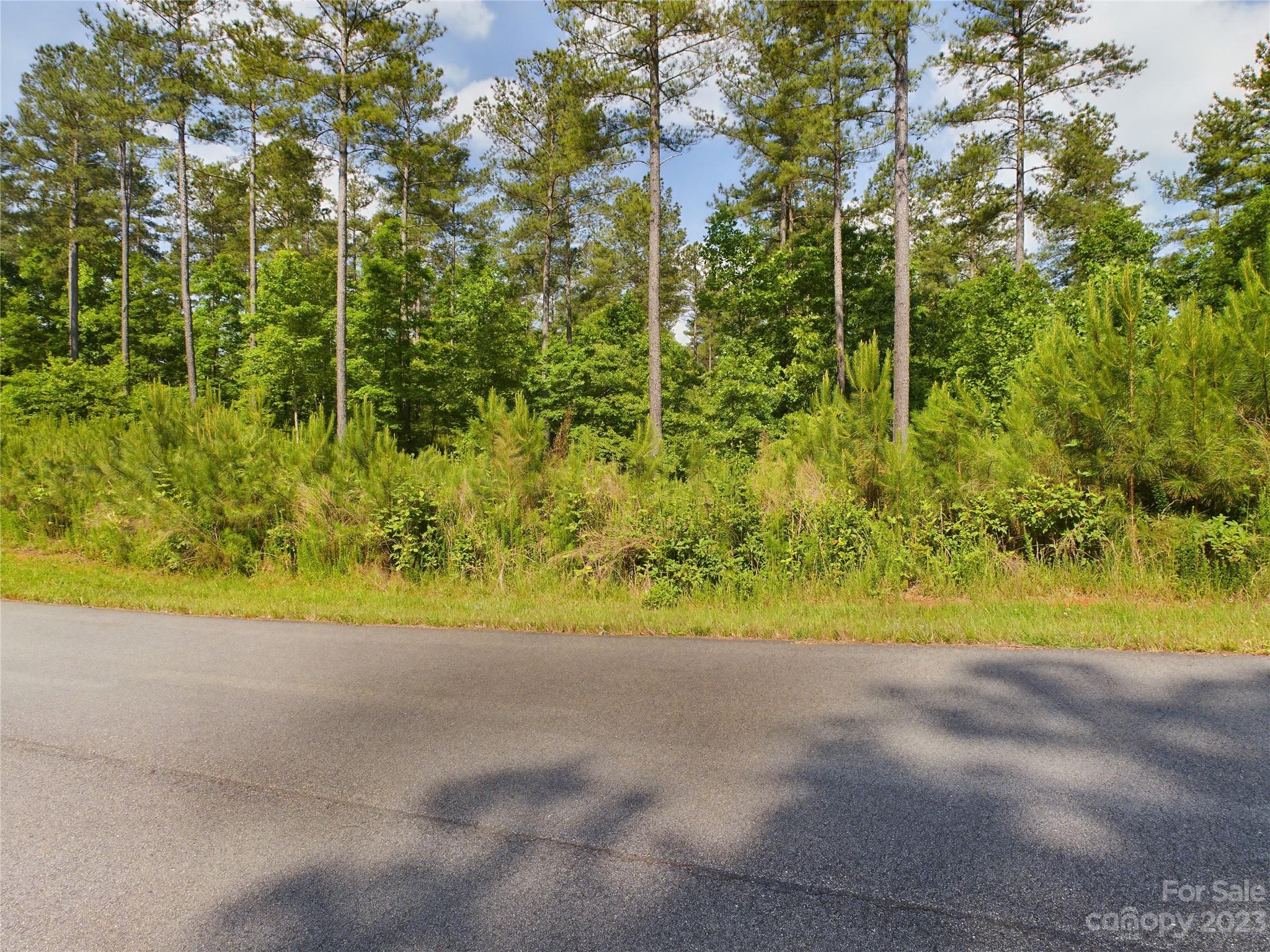 The Waterfront Club - Land