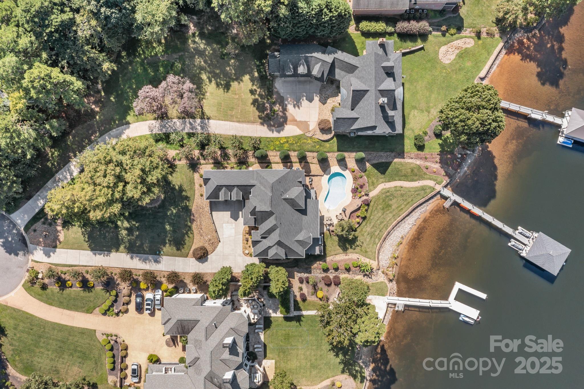 Pinnacle Shores - Residential