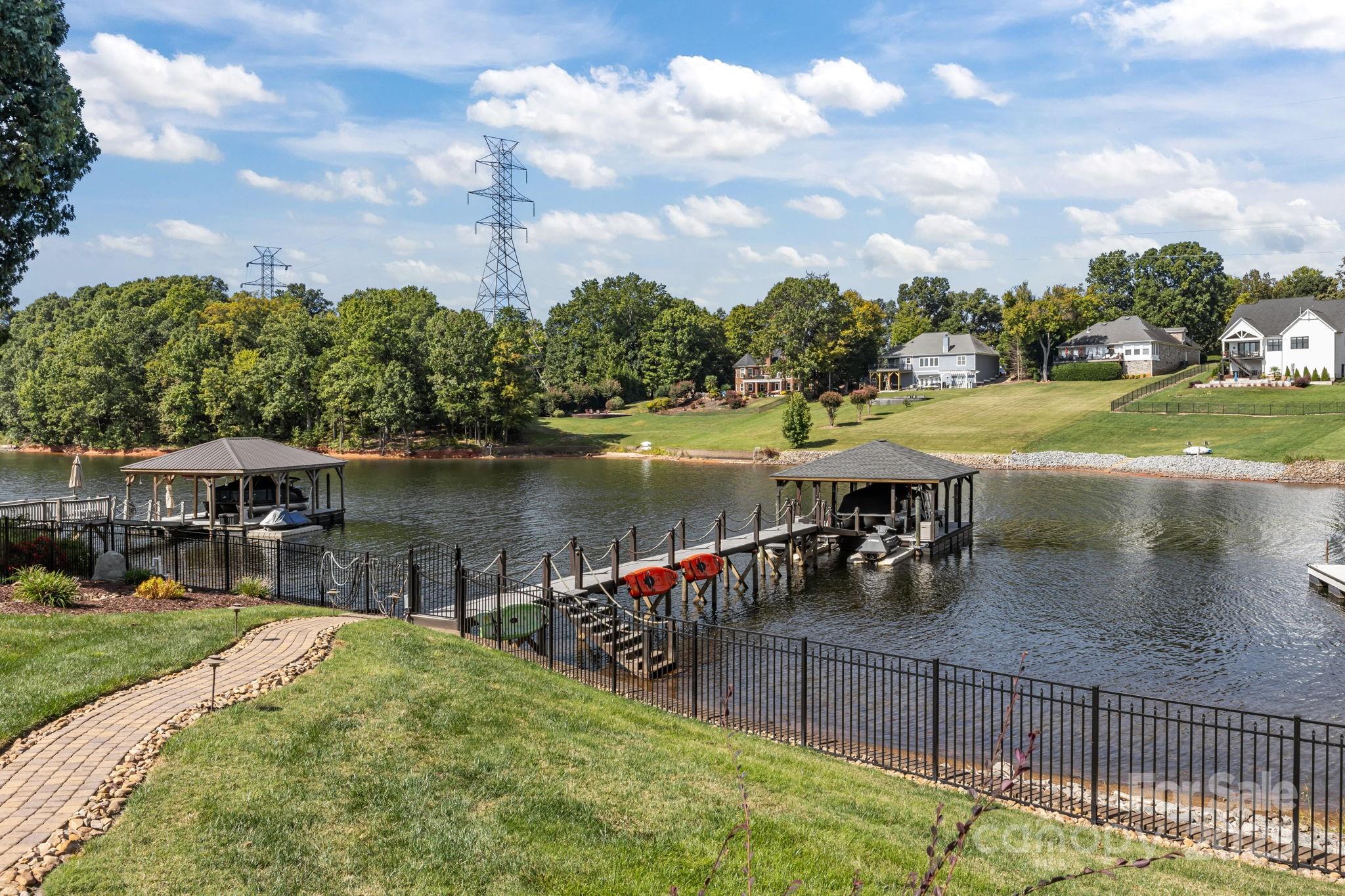 Pinnacle Shores - Residential