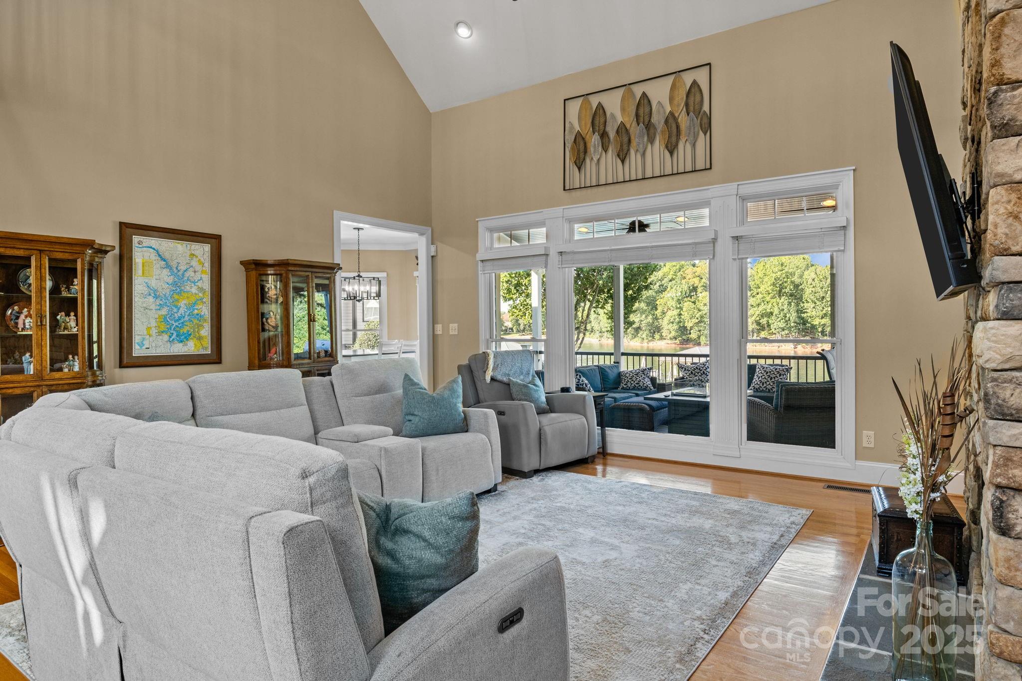 Pinnacle Shores - Residential