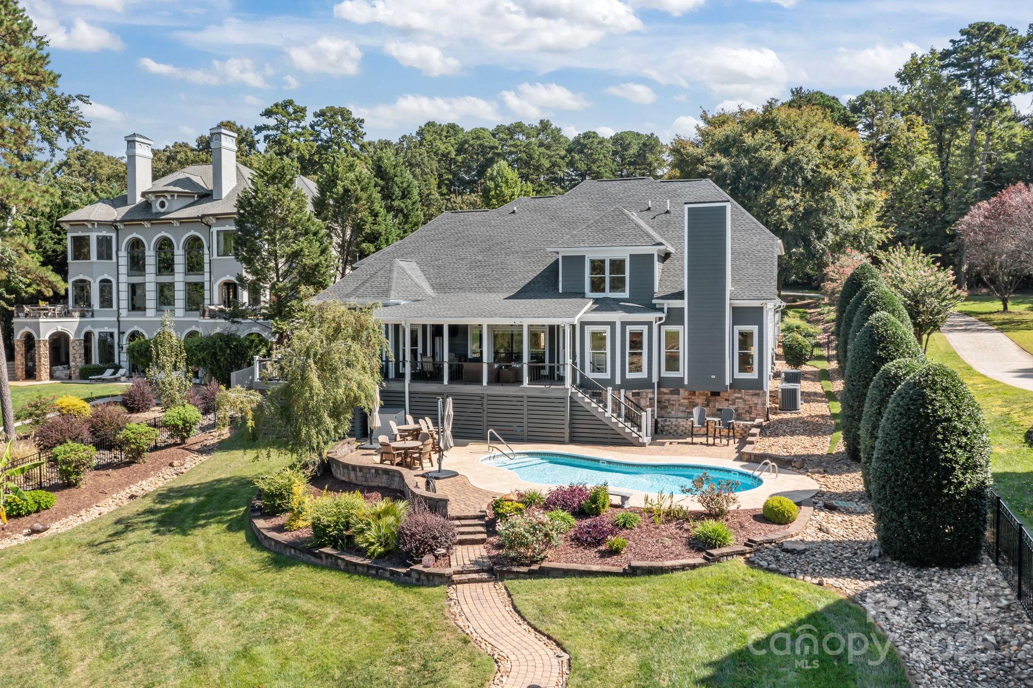 Pinnacle Shores - Residential