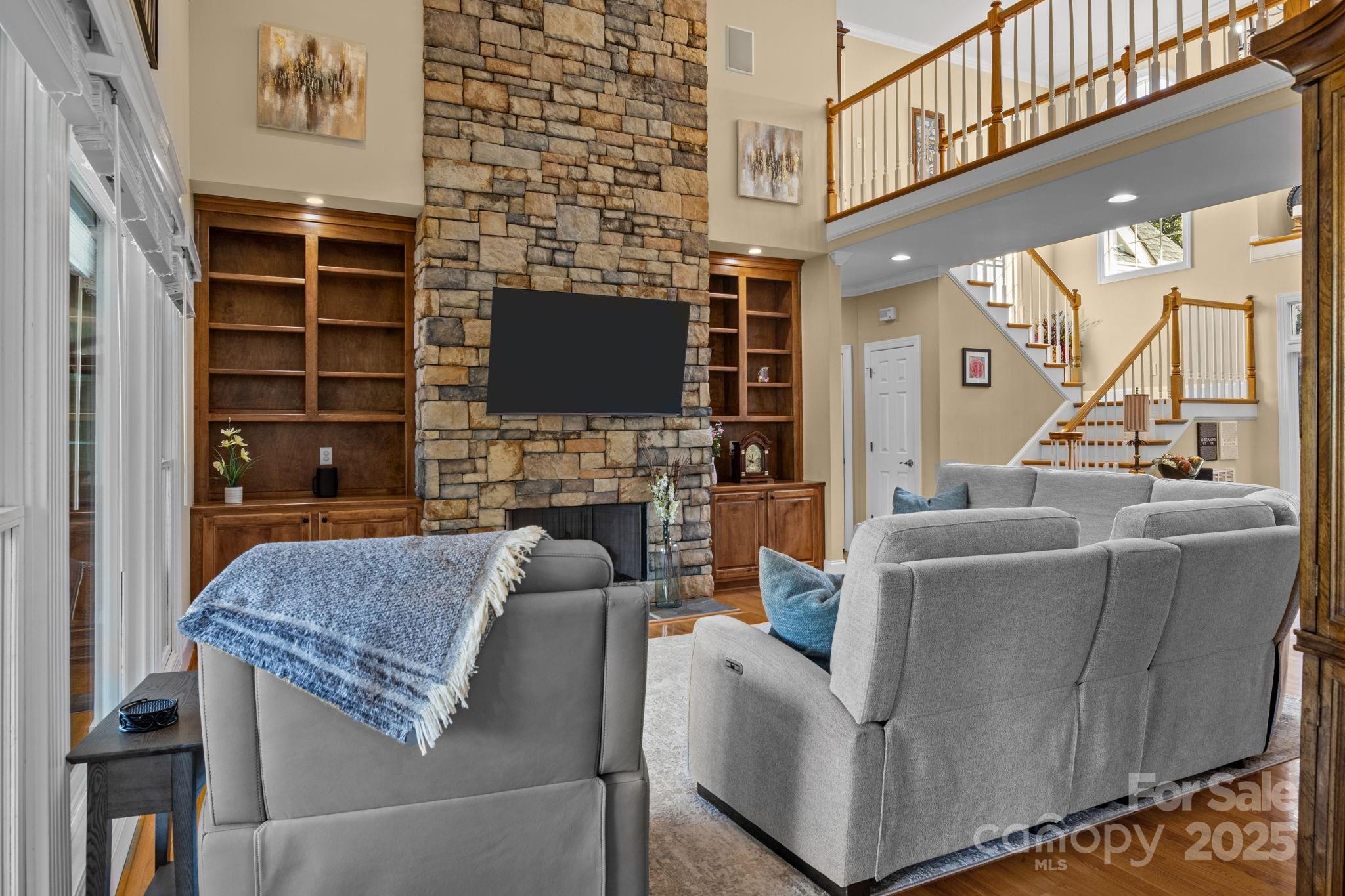 Pinnacle Shores - Residential