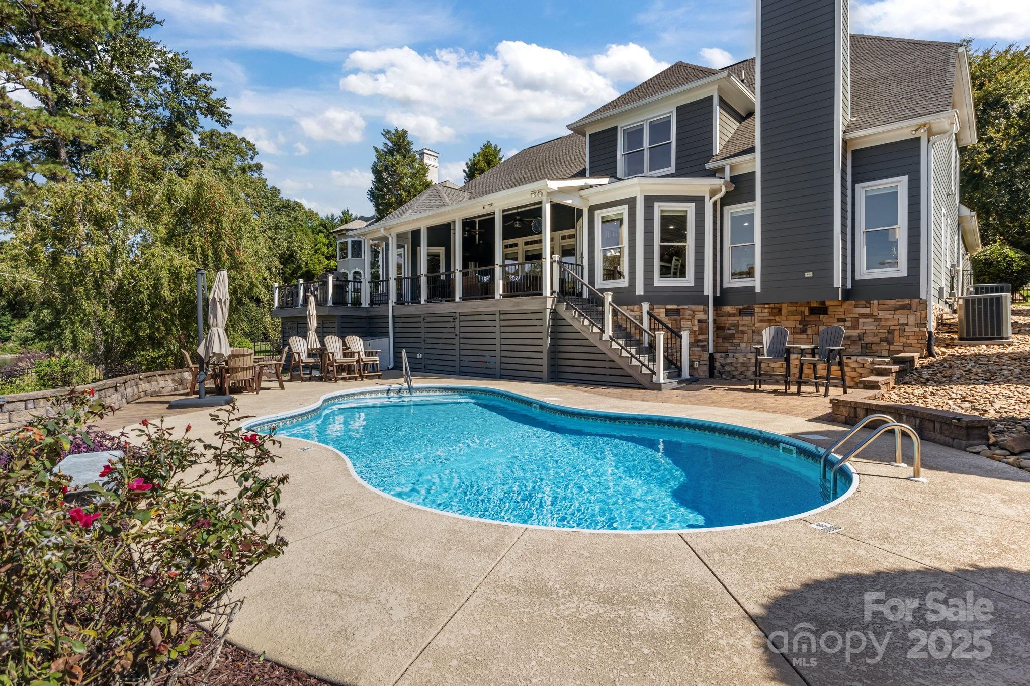 Pinnacle Shores - Residential