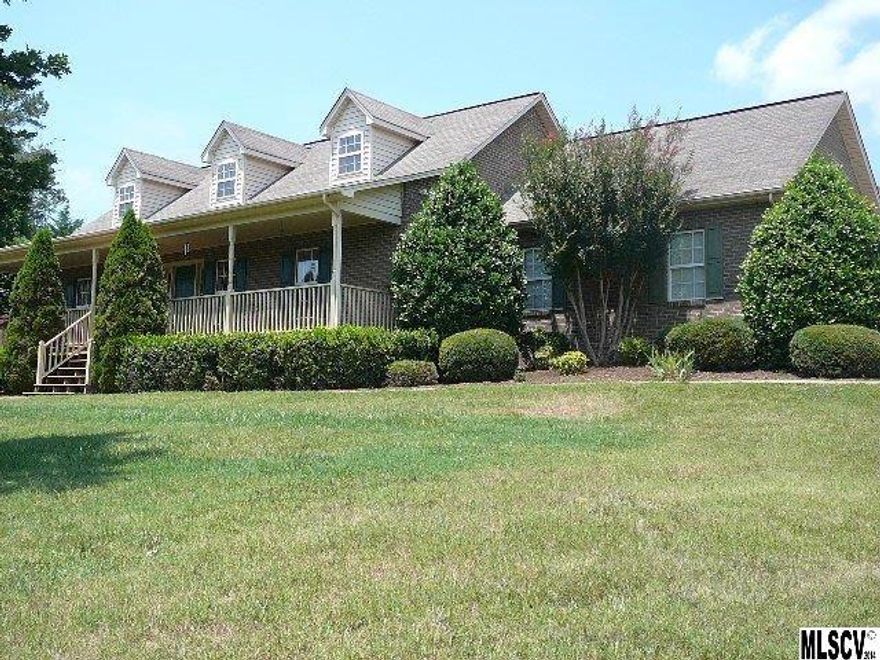 4.6 Acres to roam & cool your toes in the river! Home offers 4 bedrooms, 3 baths, bamboo flooring, huge master with garden tub, separate shower, large kitchen with pantry, open & airy for entertaining. Hall bath shared with bedroom. Jack & Jill bath serves two bedrooms (carpet to be replaced in these 2 rooms). Huge great room & dining area which opens to the deck for those backyard grills. Well landscaped yard offers privacy down to the river. Huge front porch for enjoying those morning cups of java or evenings when you just want to sit & enjoy life. One bedroom used as a media room. A must see!