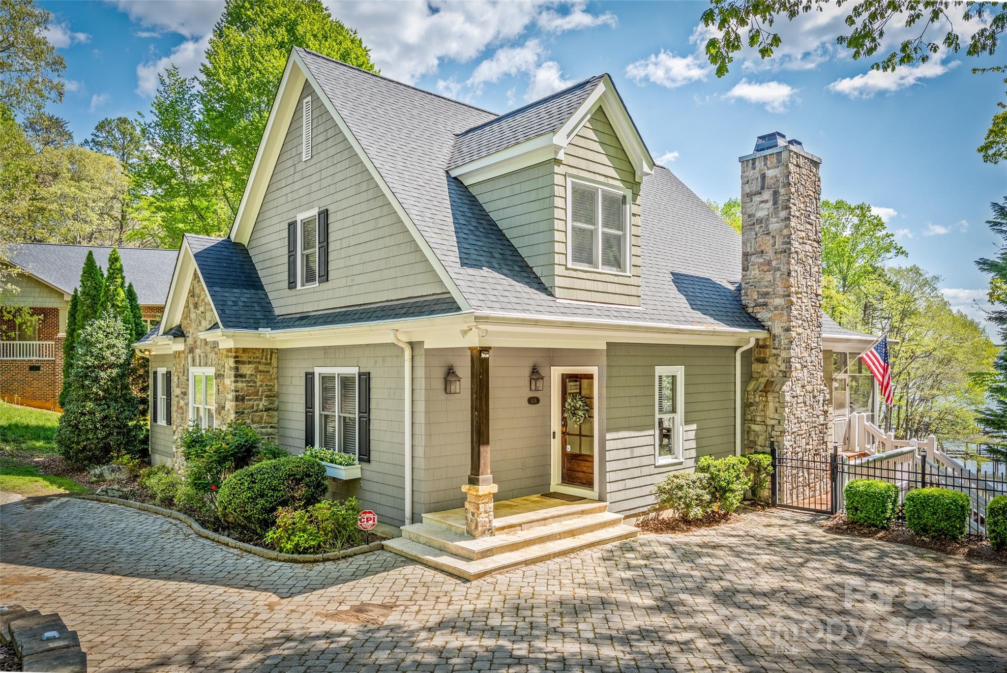 1676 Sherwood Court